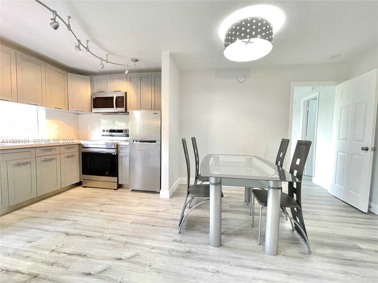 Small Image of 17021 NORTH BAY RD #410, Sunny Isles Beach Number 19