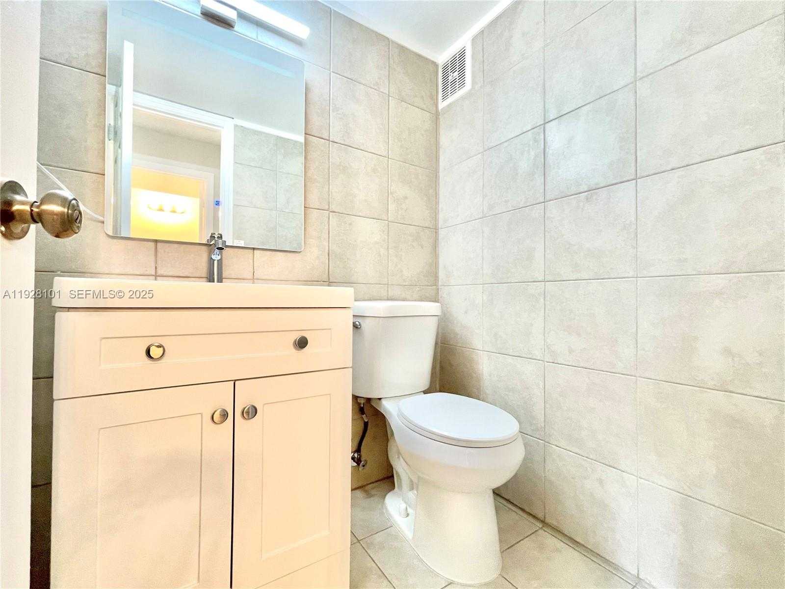 Small Image of 17021 NORTH BAY RD #410, Sunny Isles Beach Number 28