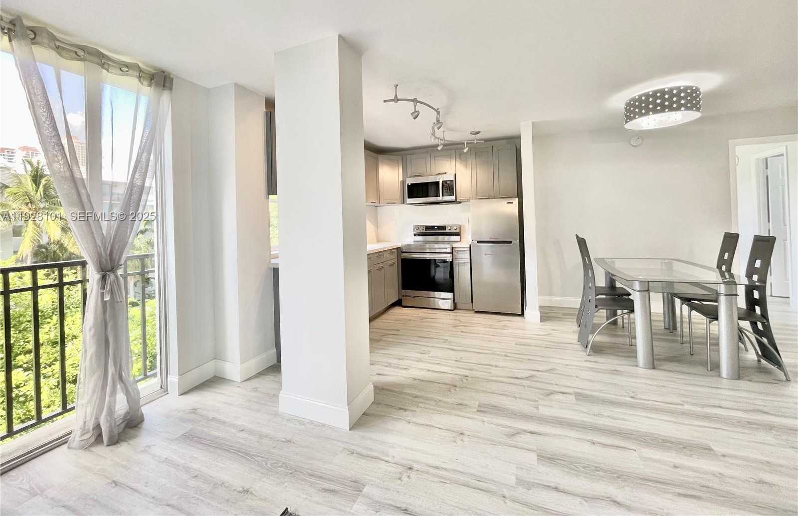 Small Image of 17021 NORTH BAY RD #410, Sunny Isles Beach Number 29