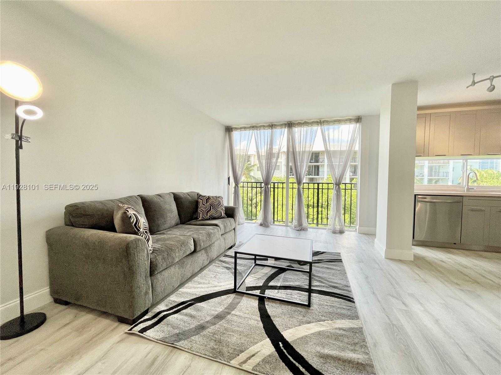 Small Image of 17021 NORTH BAY RD #410, Sunny Isles Beach Number 5