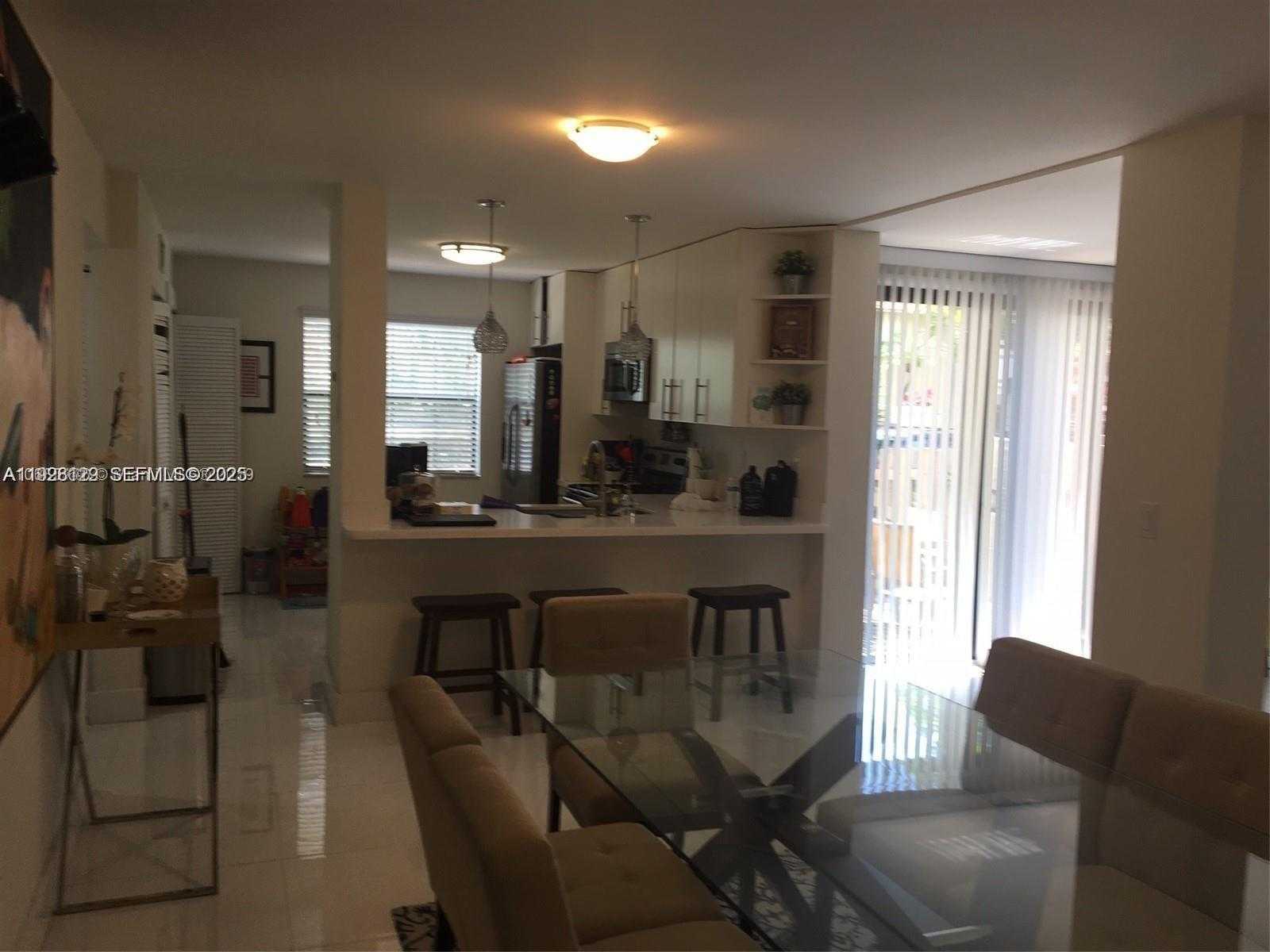 Small Image of 3551 MAGELLAN CIR #423, Aventura Number 2