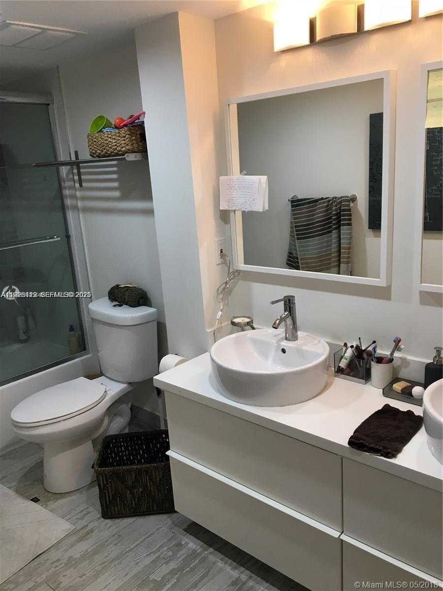 Small Image of 3551 MAGELLAN CIR #423, Aventura Number 6