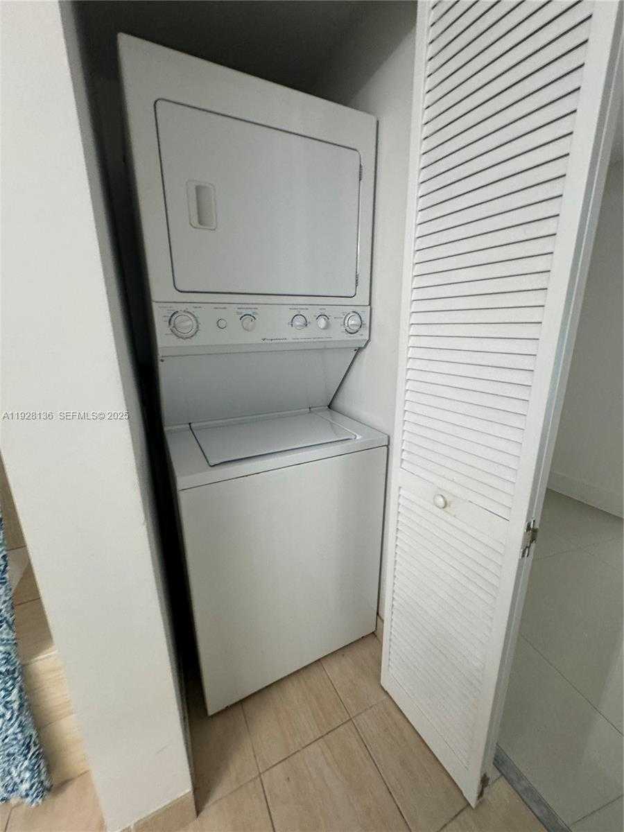 Small Image of 1750 NORTH BAYSHORE DR #3509, Miami Number 6