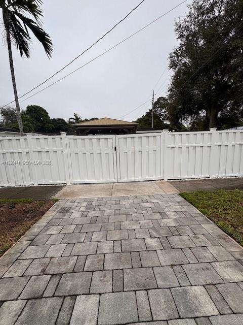 Small Image of 880 ORIOLE AVE #1, Miami Springs Number 9