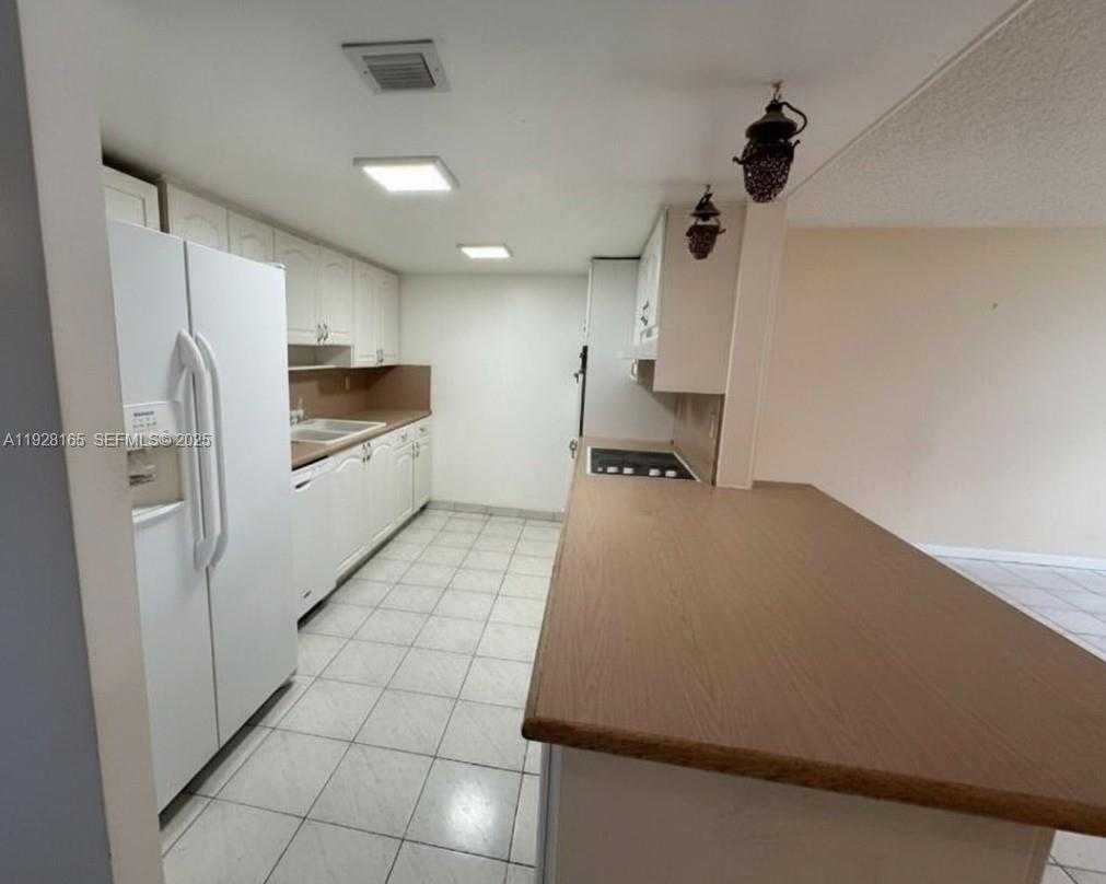 Small Image of 1001 EAST THREE ISLANDS BLVD #36, Hallandale Beach Number 27