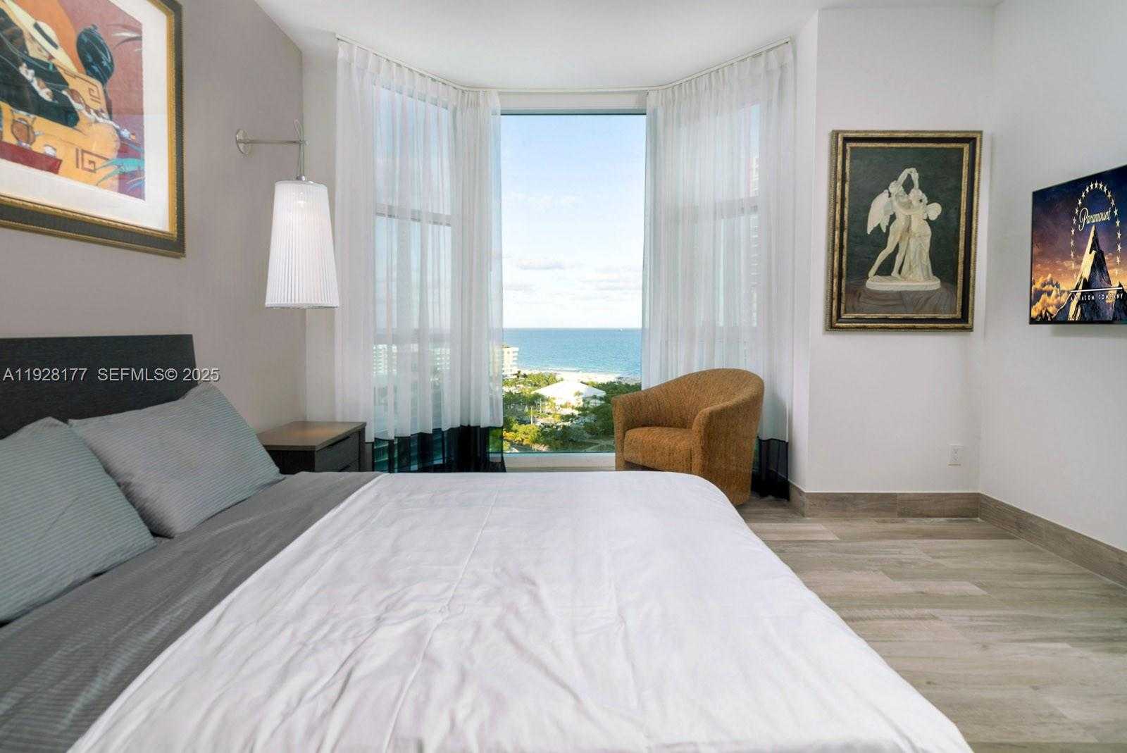 Small Image of 300 SOUTH POINTE DR #1701, Miami Beach Number 18
