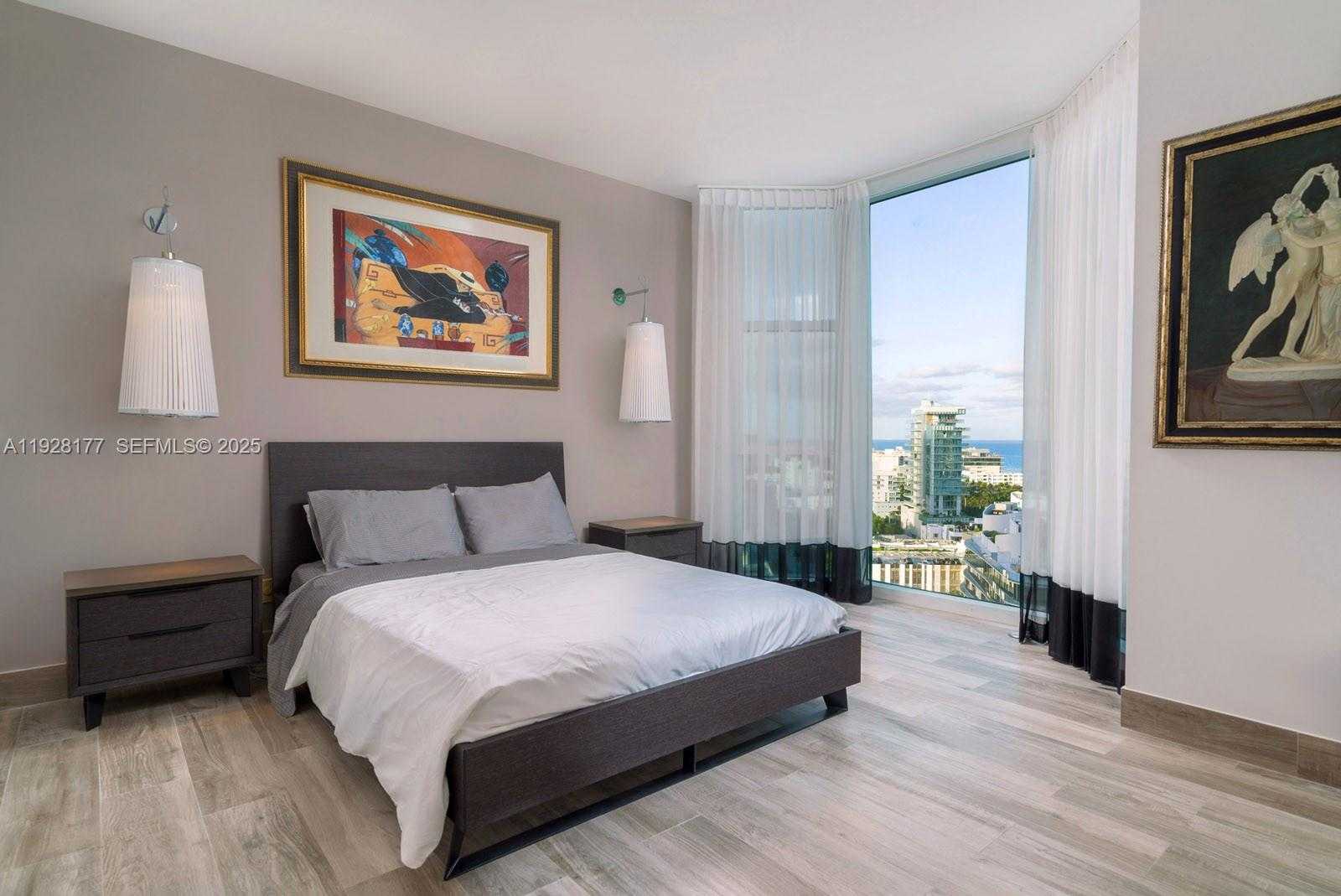 Small Image of 300 SOUTH POINTE DR #1701, Miami Beach Number 20