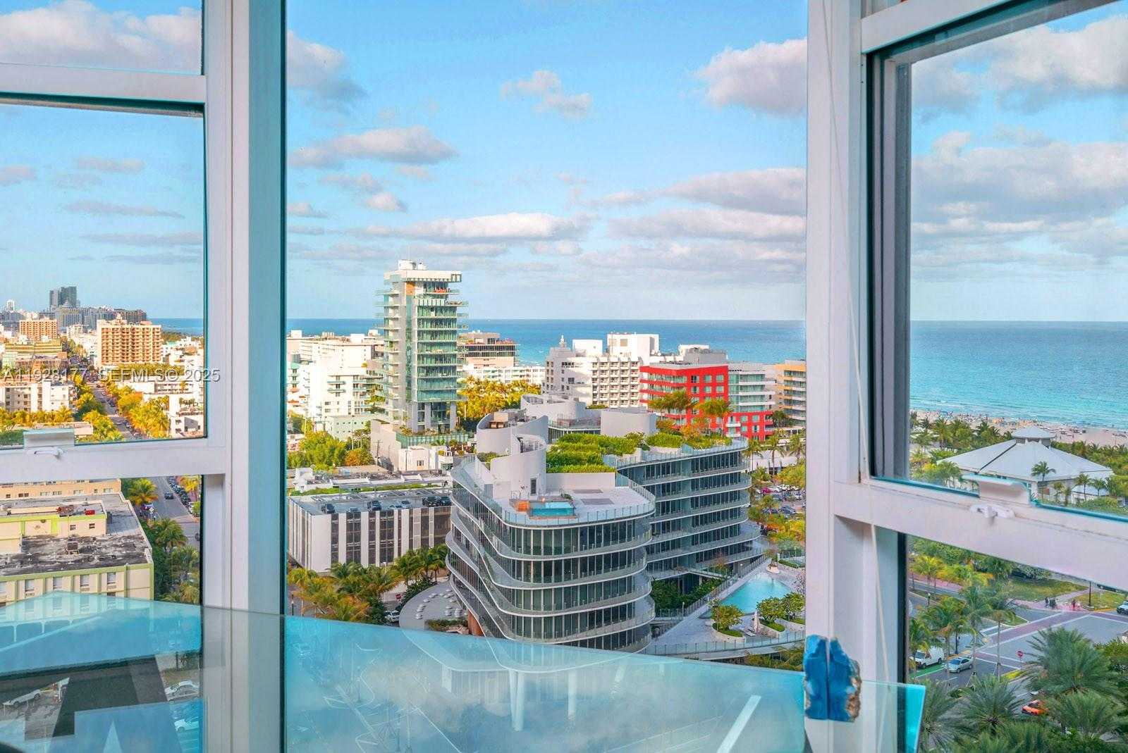 Small Image of 300 SOUTH POINTE DR #1701, Miami Beach Number 25