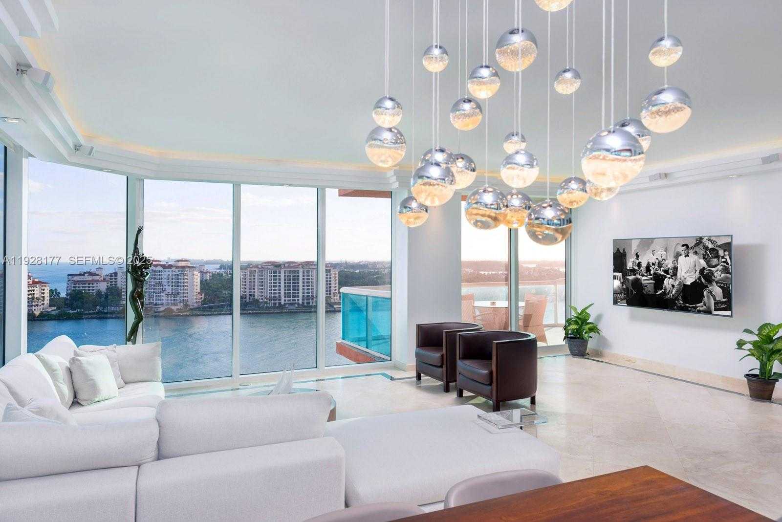 Small Image of 300 SOUTH POINTE DR #1701, Miami Beach Number 3