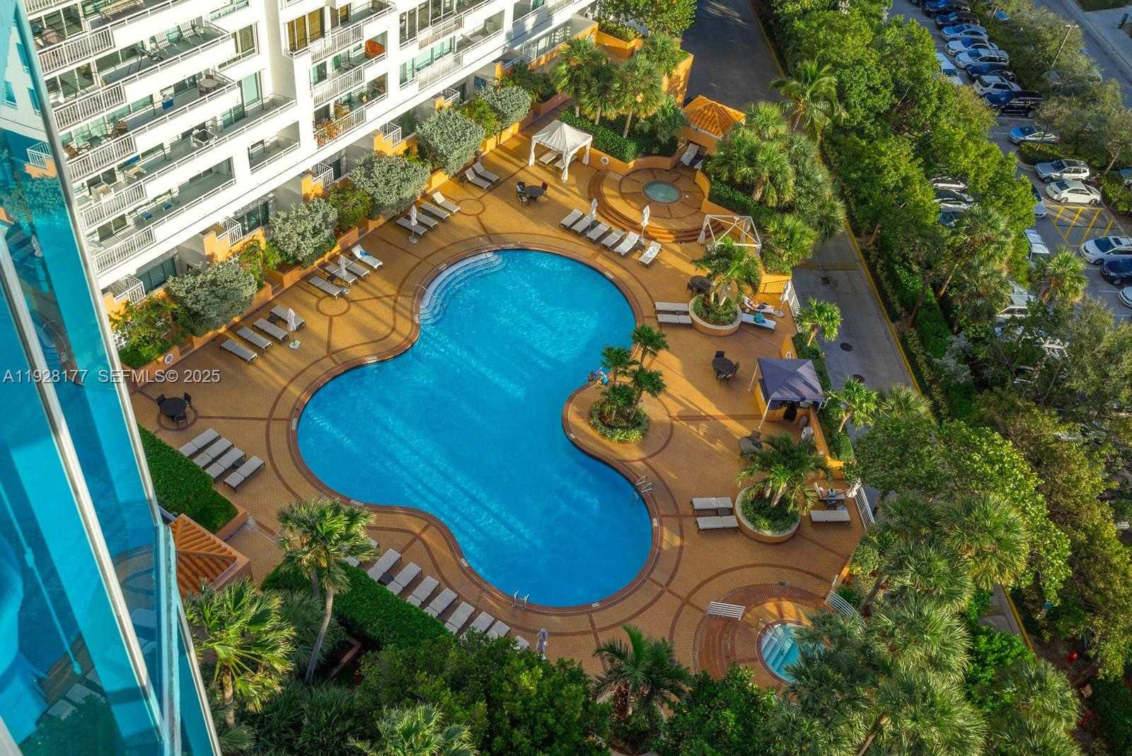 Small Image of 300 SOUTH POINTE DR #1701, Miami Beach Number 30