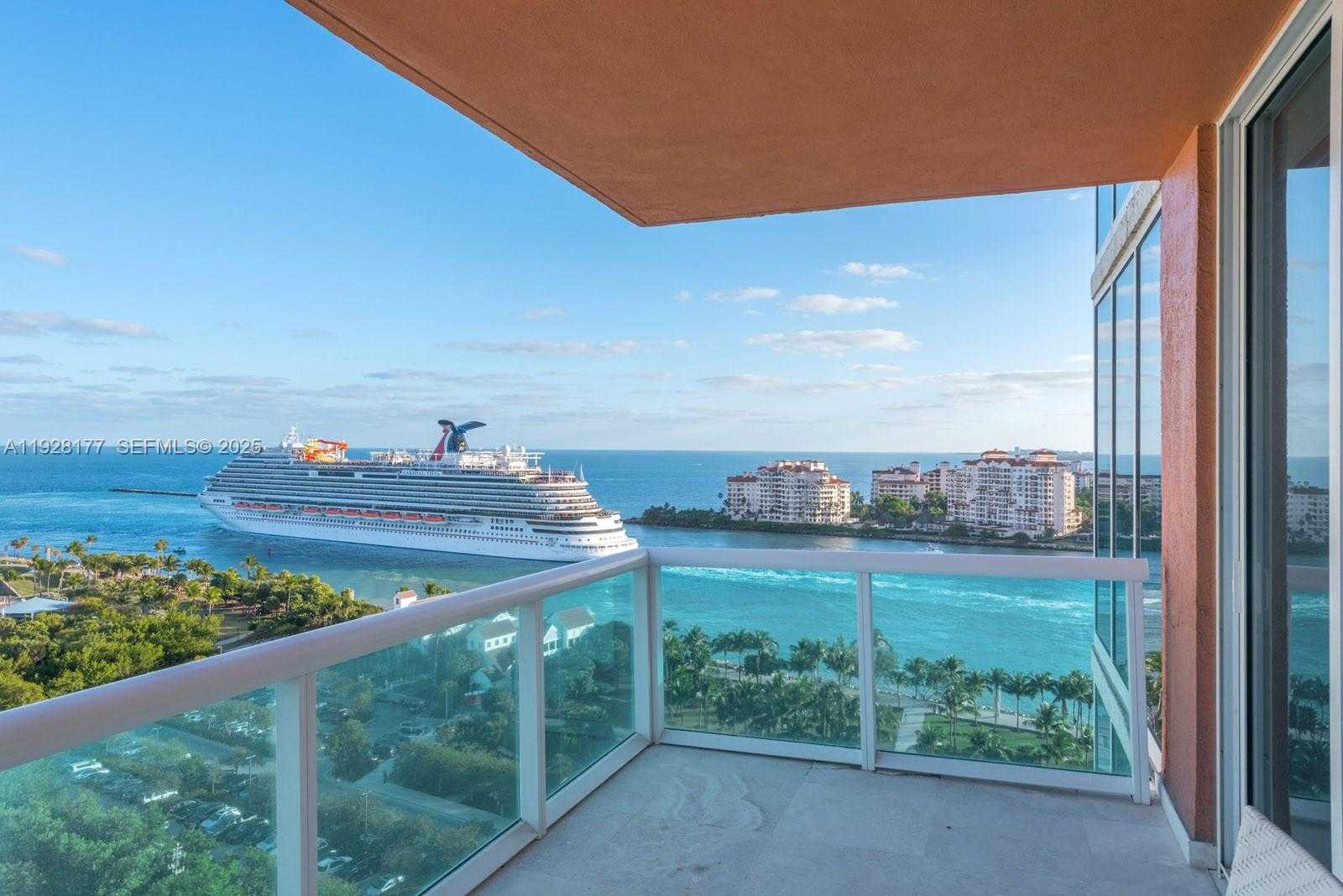 Small Image of 300 SOUTH POINTE DR #1701, Miami Beach Number 33