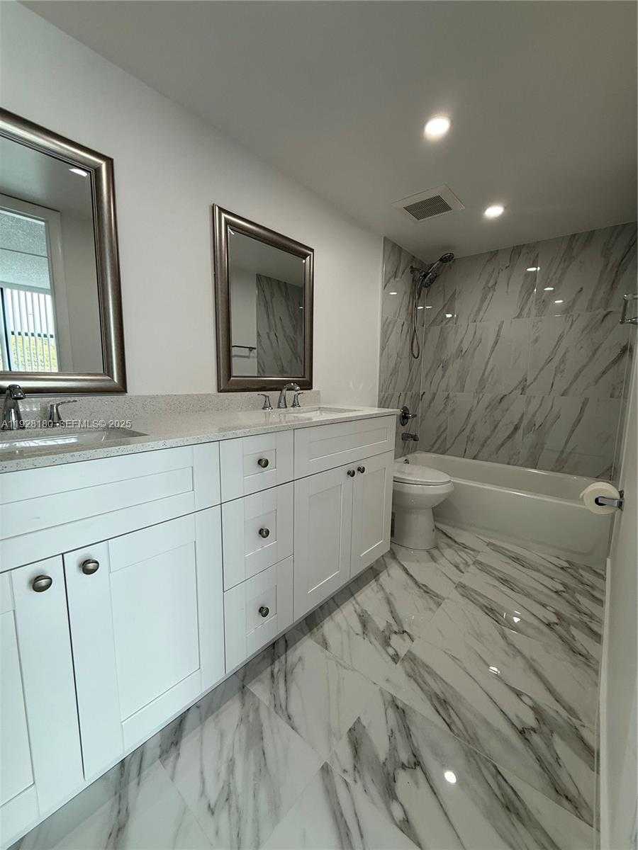 Small Image of 11790 SOUTH WEST 18TH ST #219-3, Miami Number 4