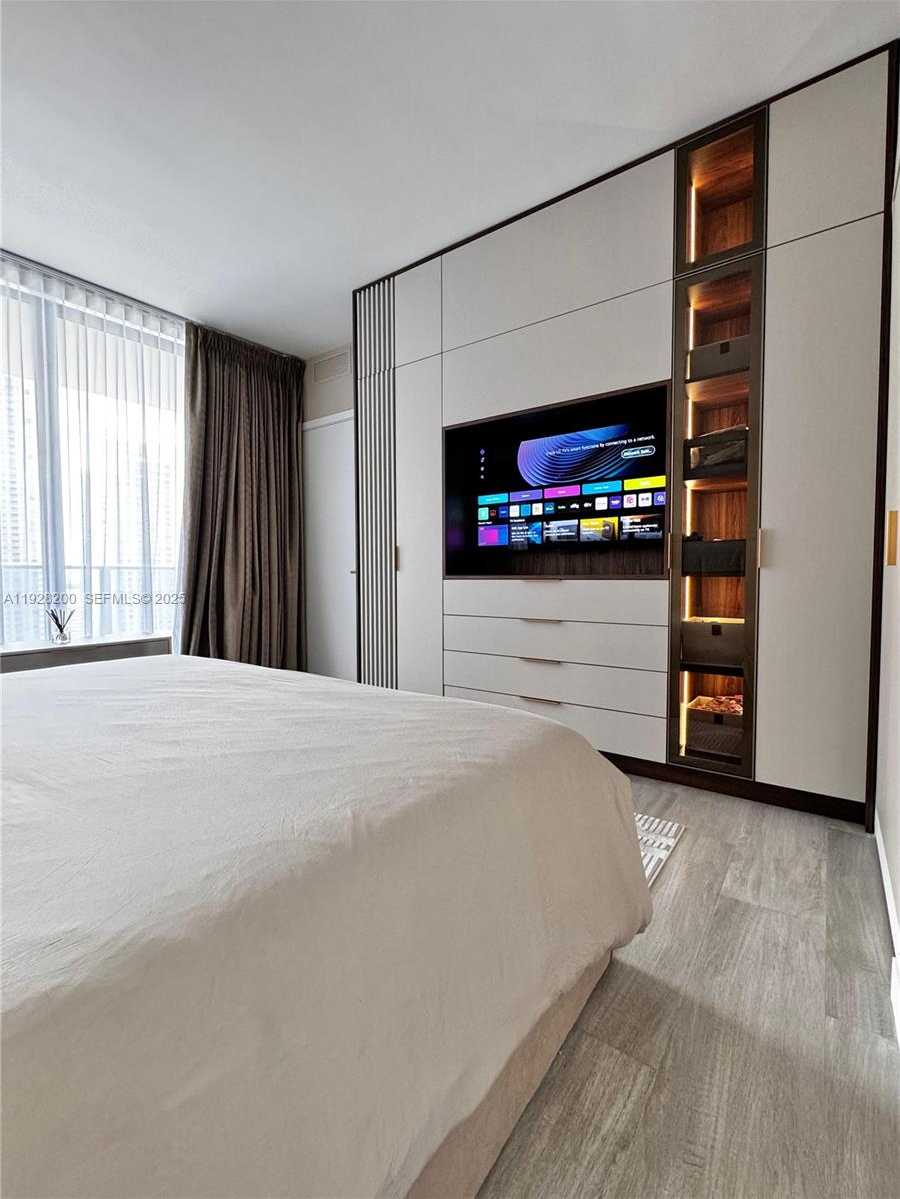 Small Image of 45 SOUTH WEST 9TH ST #2303, Miami Number 12