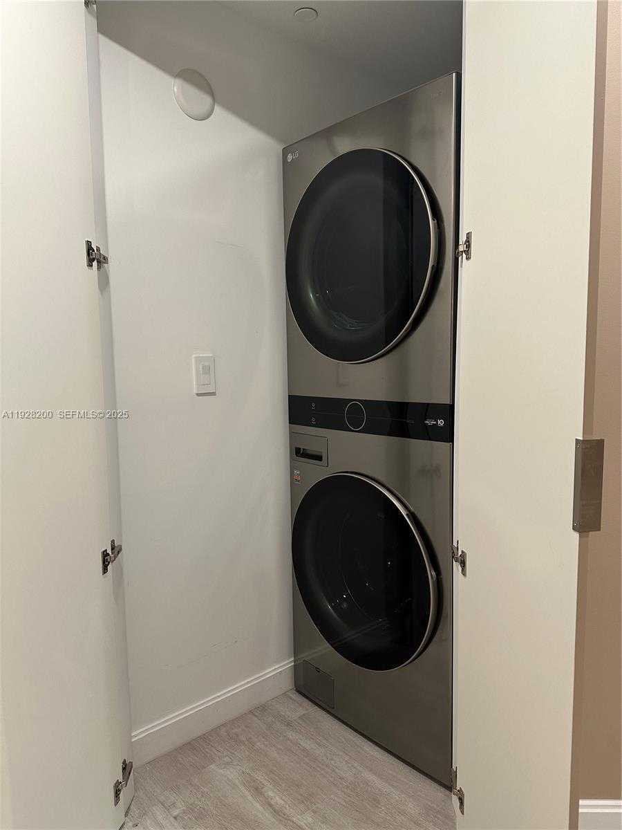 Small Image of 45 SOUTH WEST 9TH ST #2303, Miami Number 13