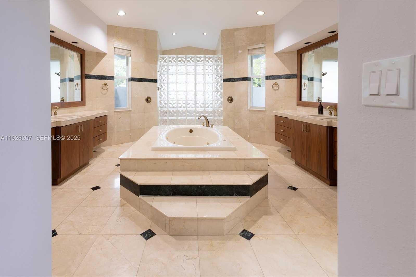 Imagen de Pequeño Objeto