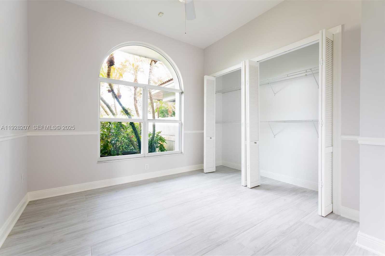 Imagen de Pequeño Objeto