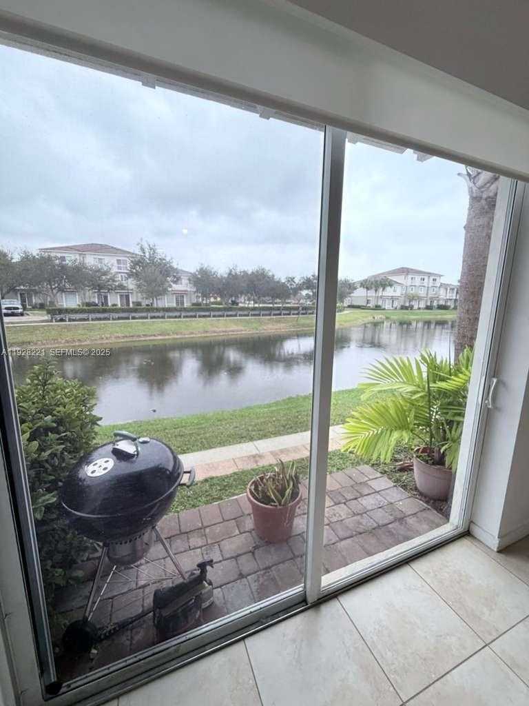 Imagen de Pequeño Objeto