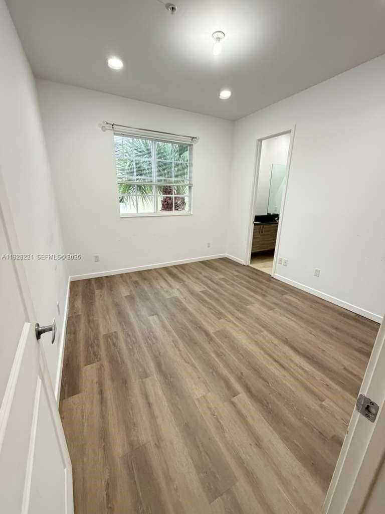 Imagen de Pequeño Objeto