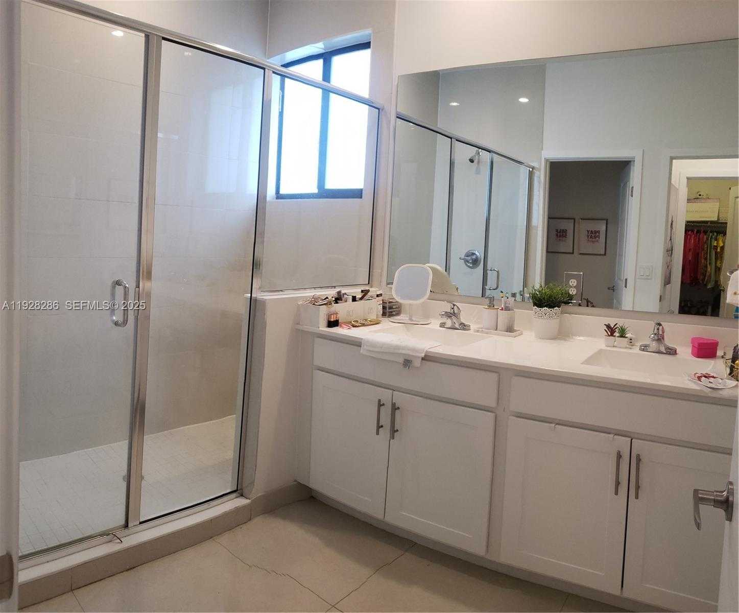 Small Image of 2414 SOUTH WEST 145TH PL #2414, Miami Number 18