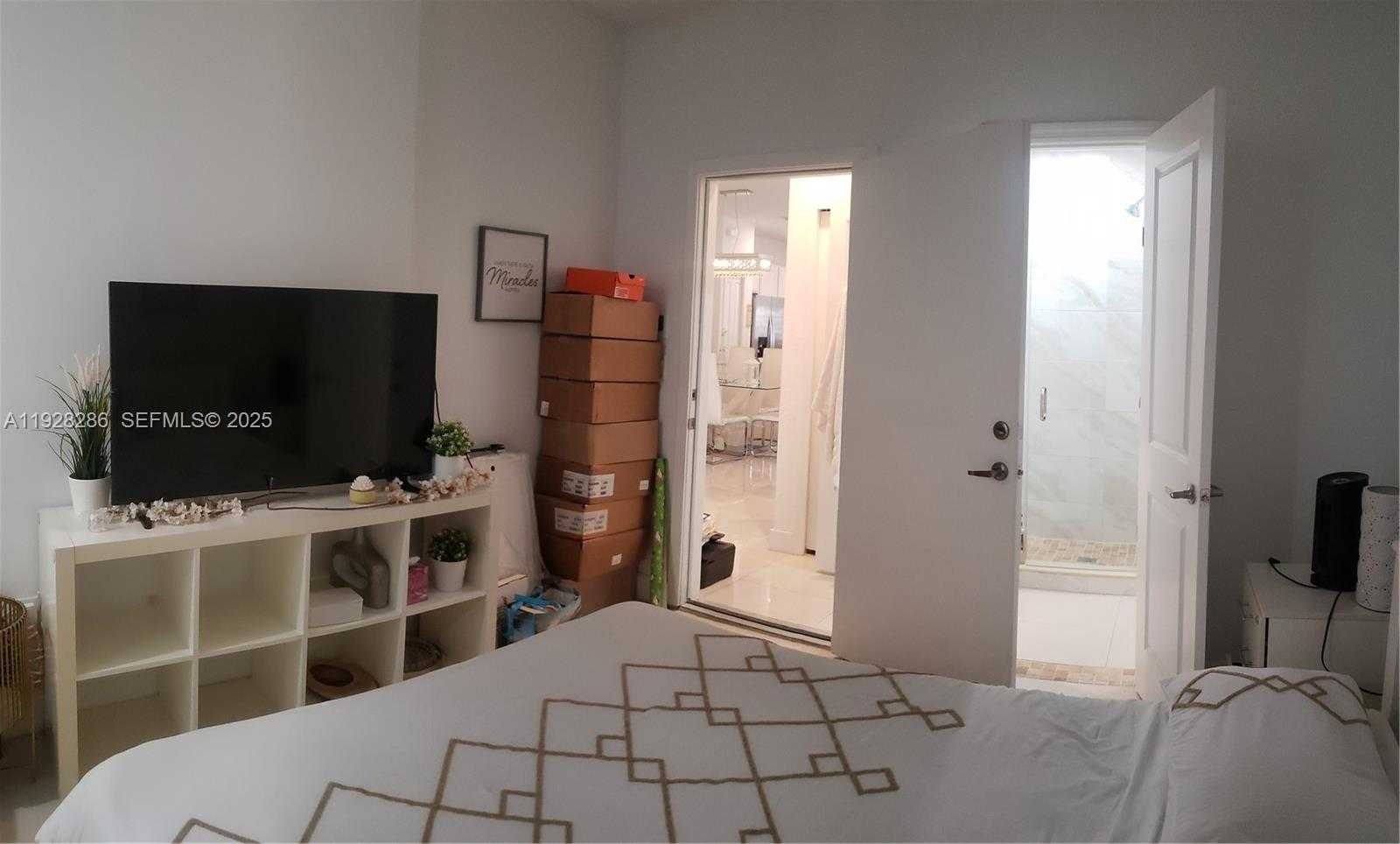 Small Image of 2414 SOUTH WEST 145TH PL #2414, Miami Number 28