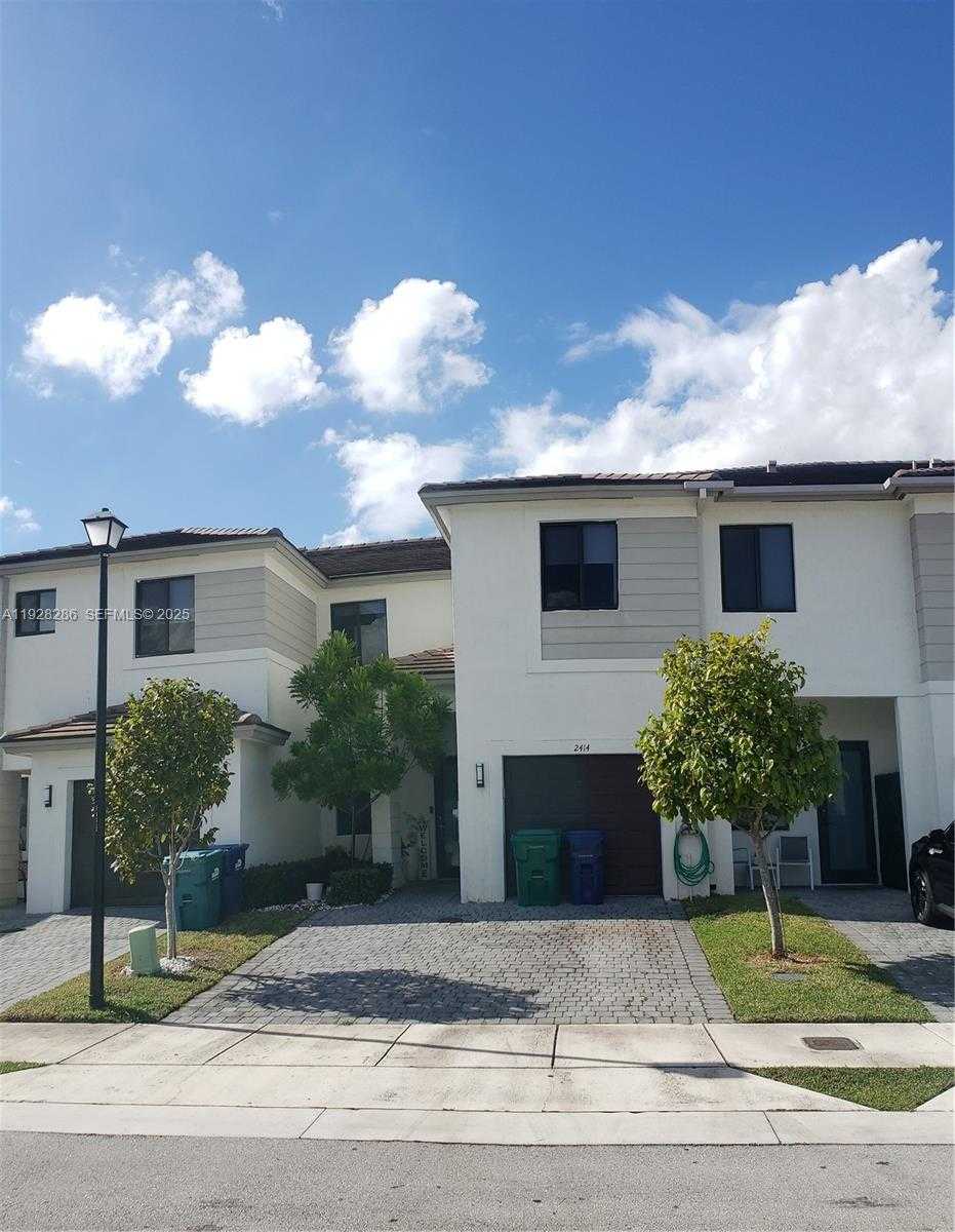 Small Image of 2414 SOUTH WEST 145TH PL #2414, Miami Number 5
