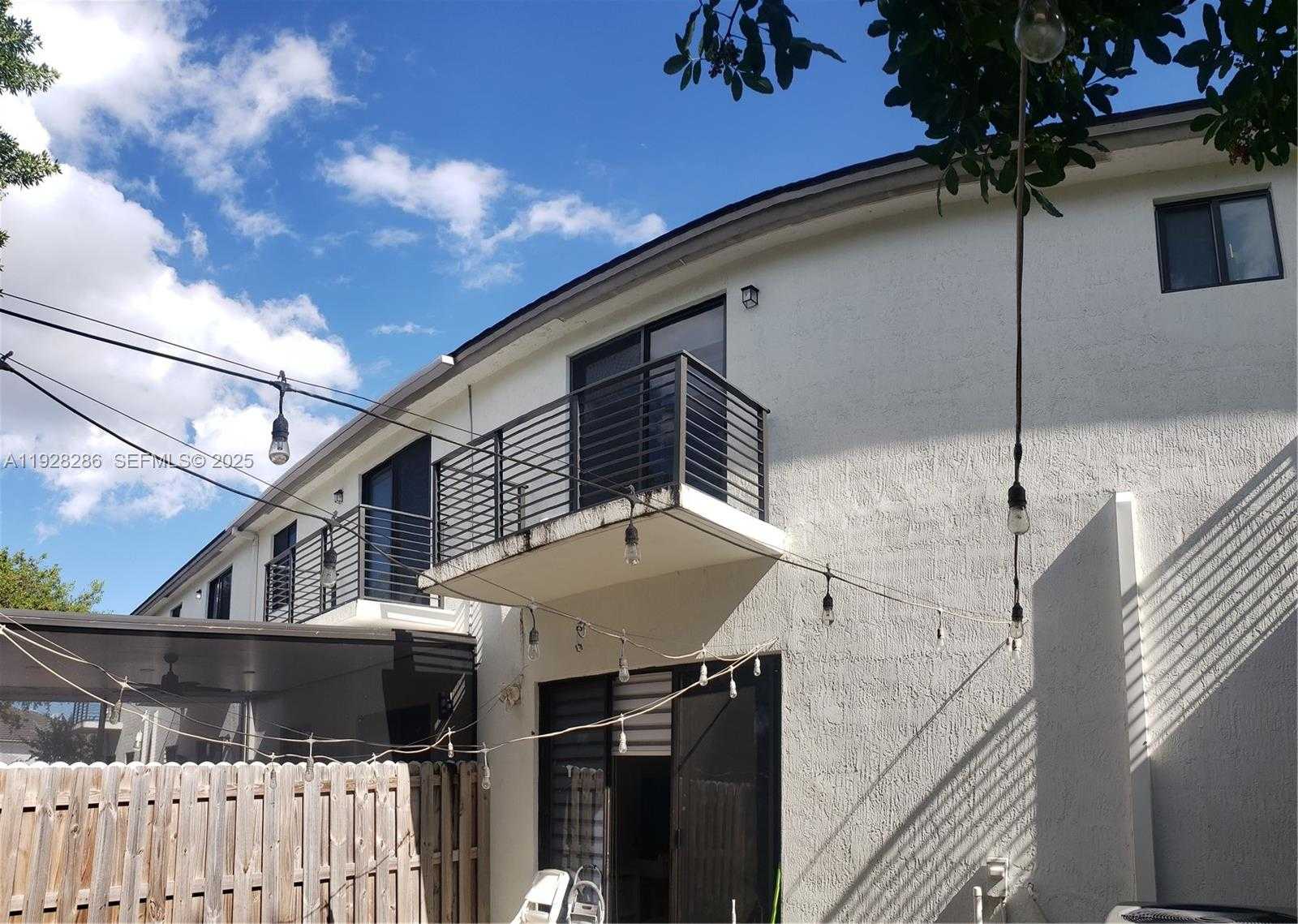 Small Image of 2414 SOUTH WEST 145TH PL #2414, Miami Number 6