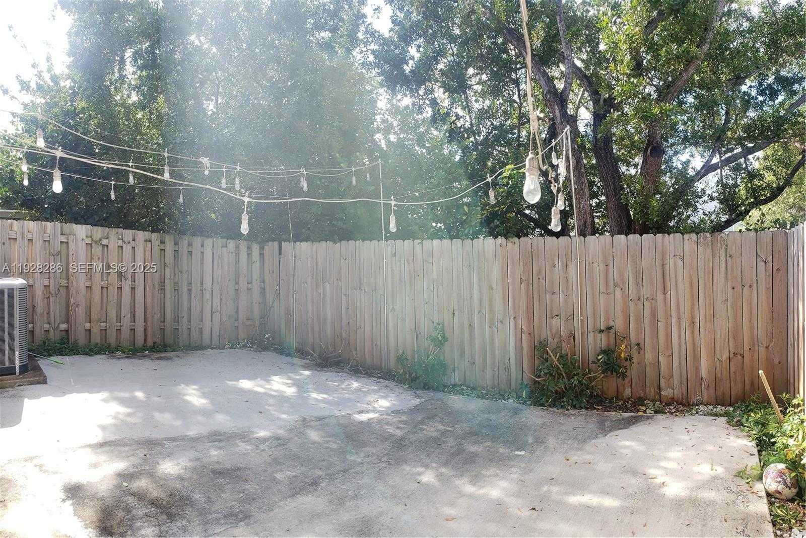 Small Image of 2414 SOUTH WEST 145TH PL #2414, Miami Number 7