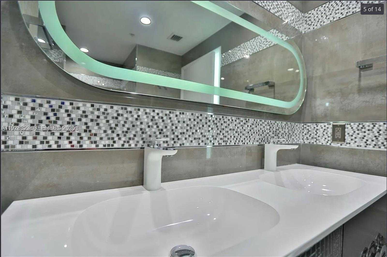 Small Image of 90 SOUTH WEST 3RD ST #3604, Miami Number 5