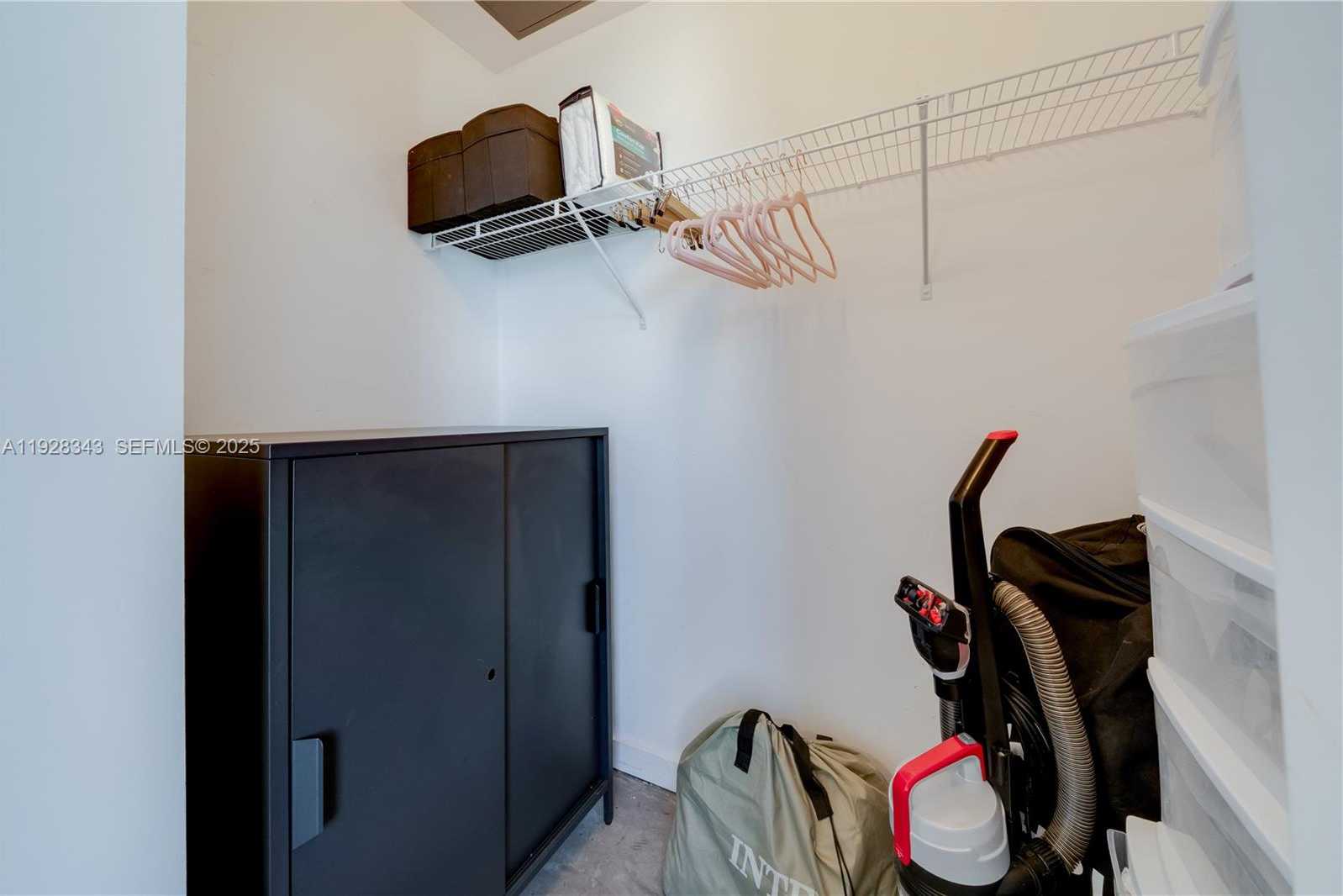 Small Image of 151 SOUTH EAST 1ST ST #3008, Miami Number 15