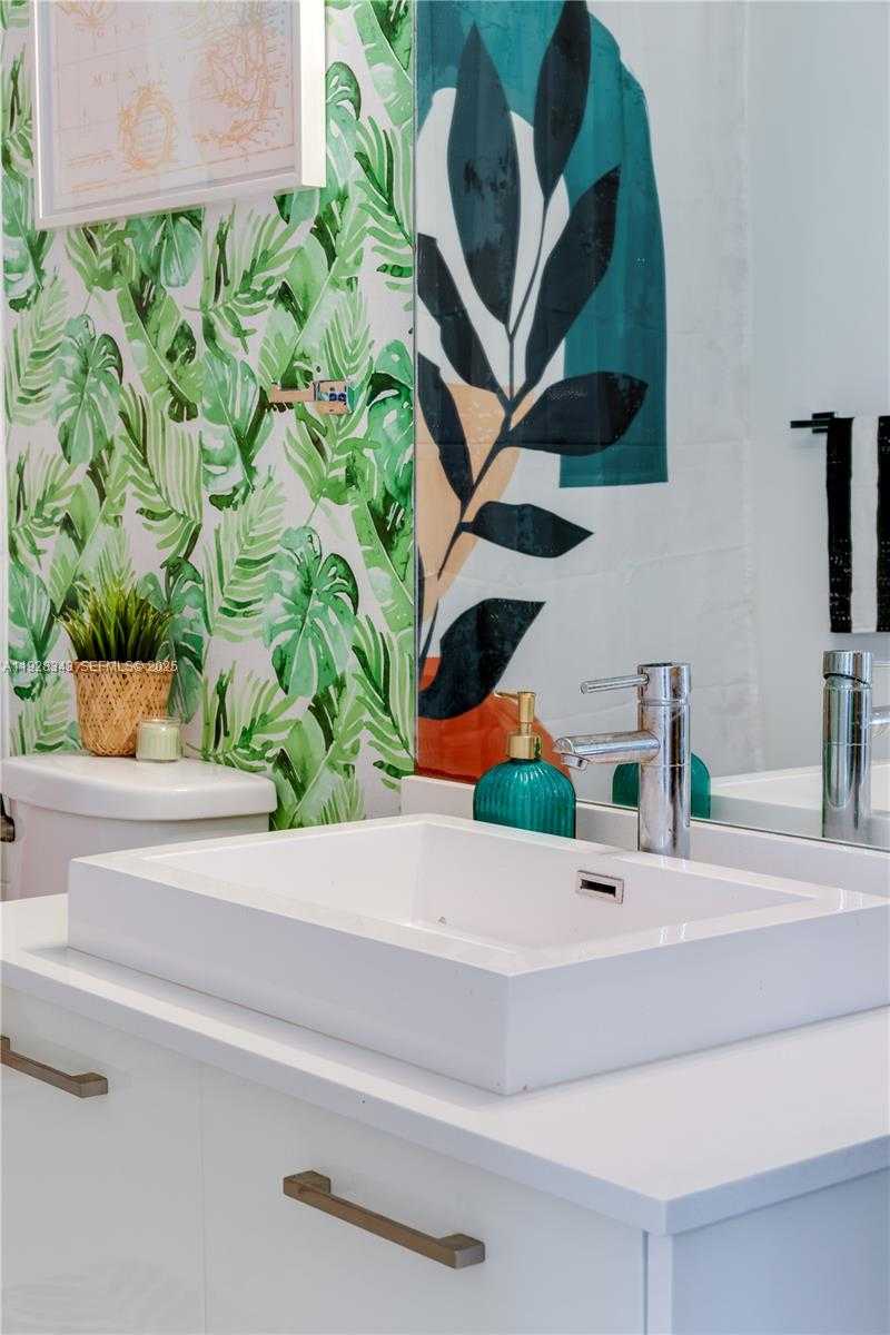 Small Image of 151 SOUTH EAST 1ST ST #3008, Miami Number 33