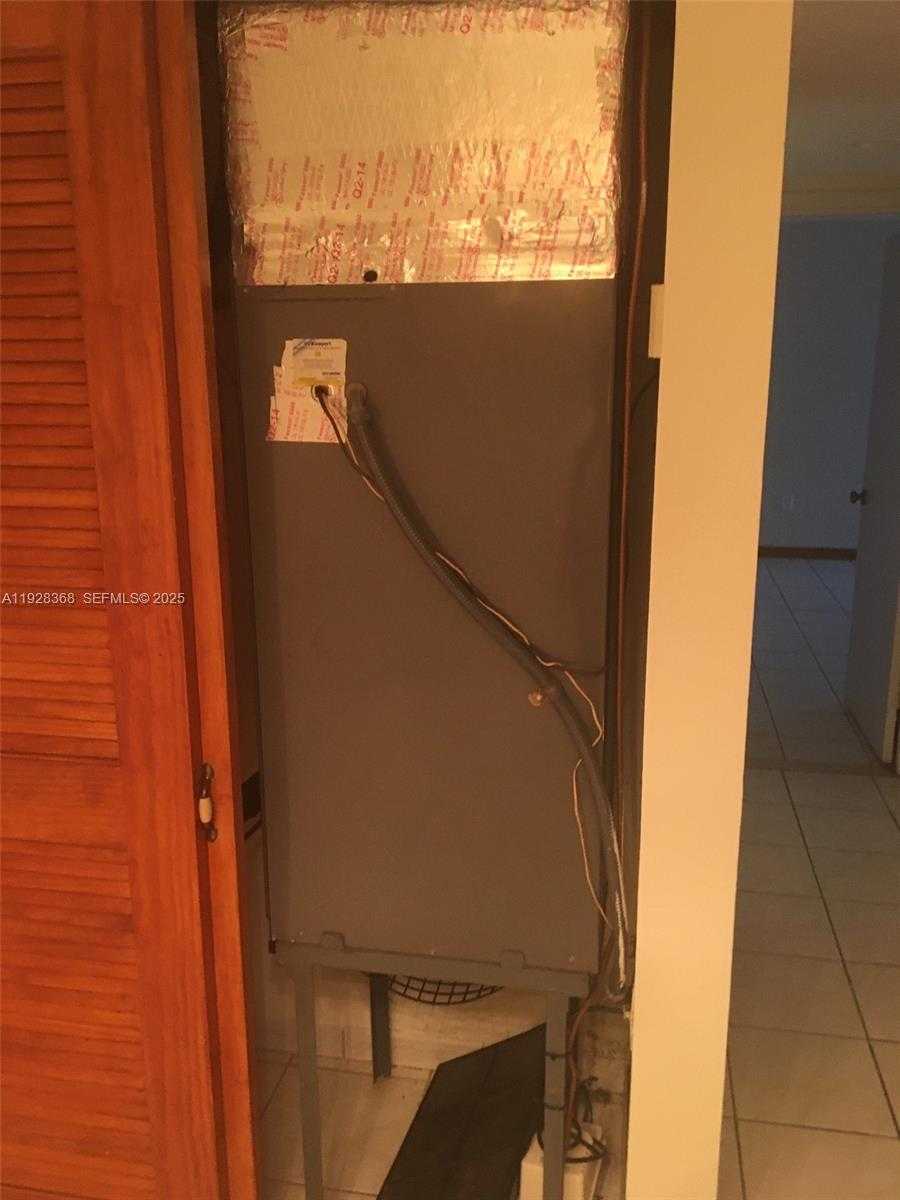 Small Image of 200 177TH DR #411, Sunny Isles Beach Number 10