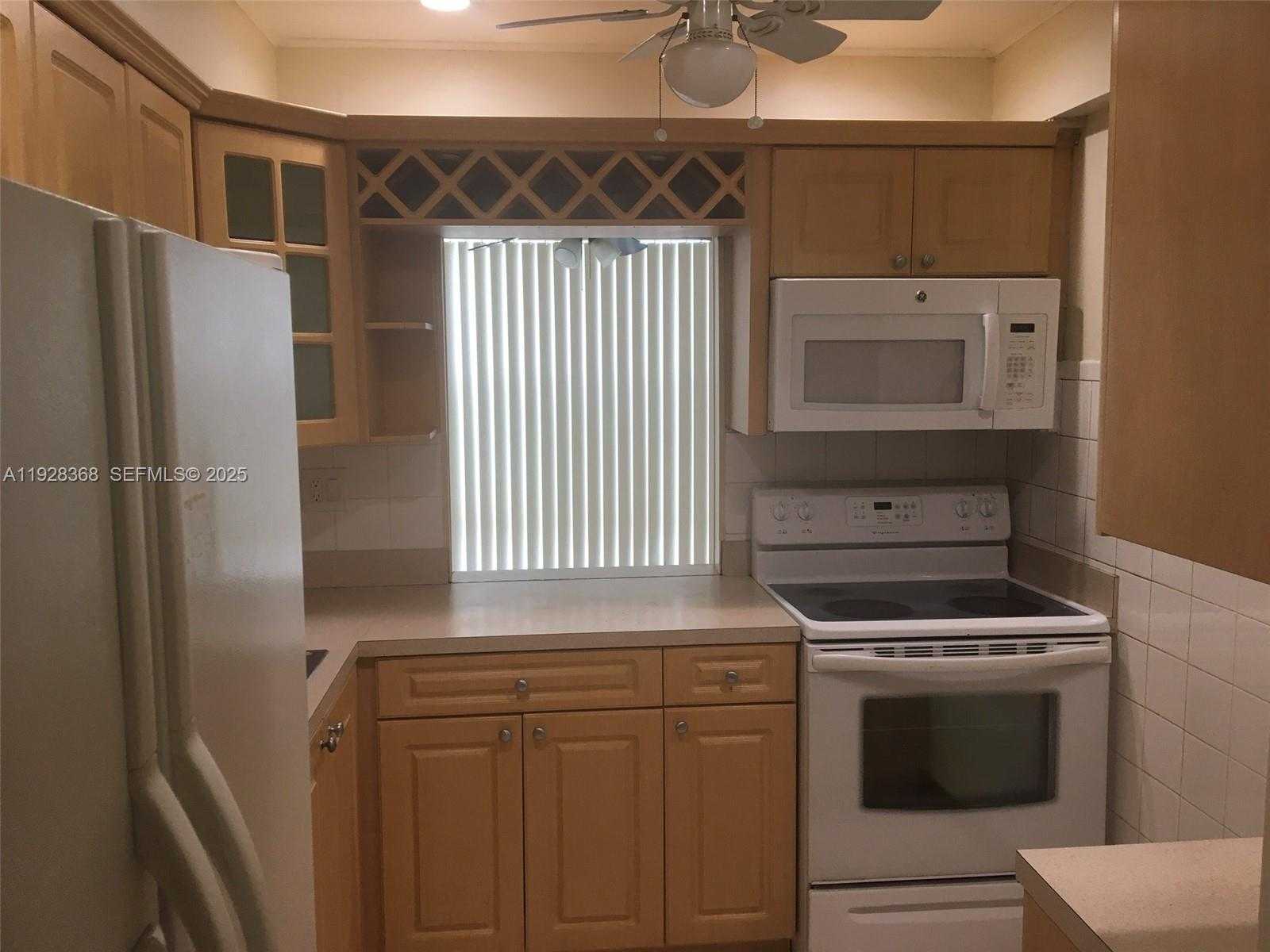 Small Image of 200 177TH DR #411, Sunny Isles Beach Number 12