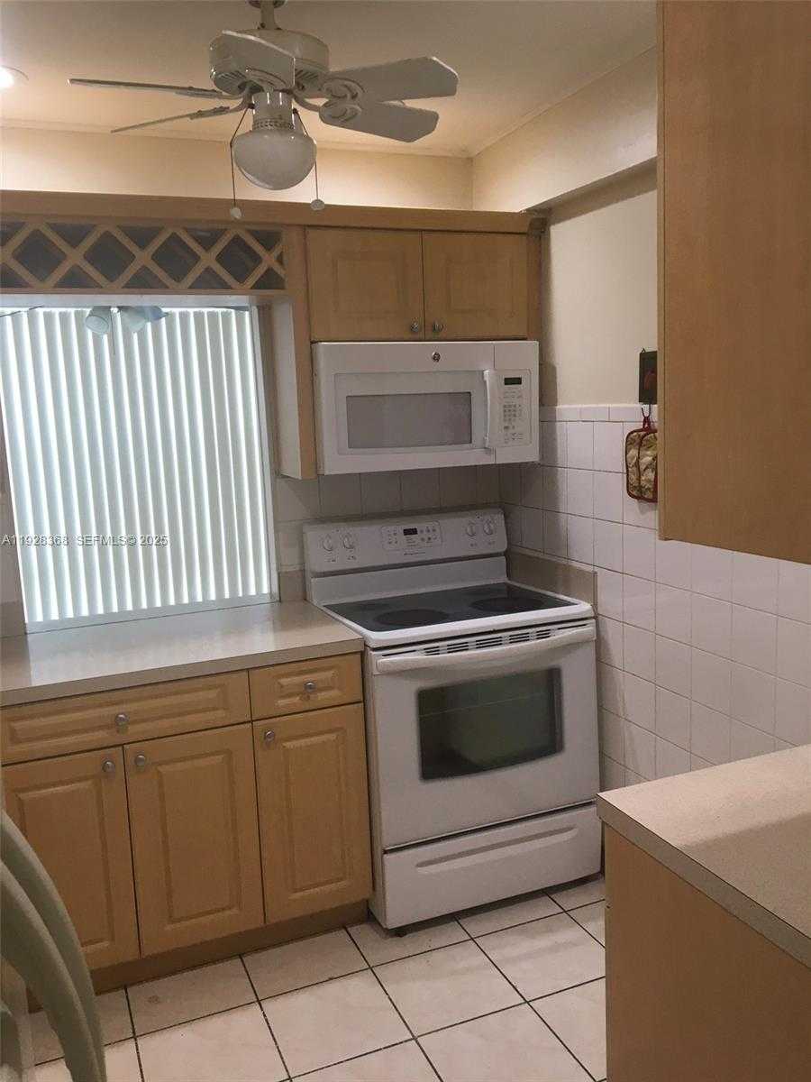 Small Image of 200 177TH DR #411, Sunny Isles Beach Number 13