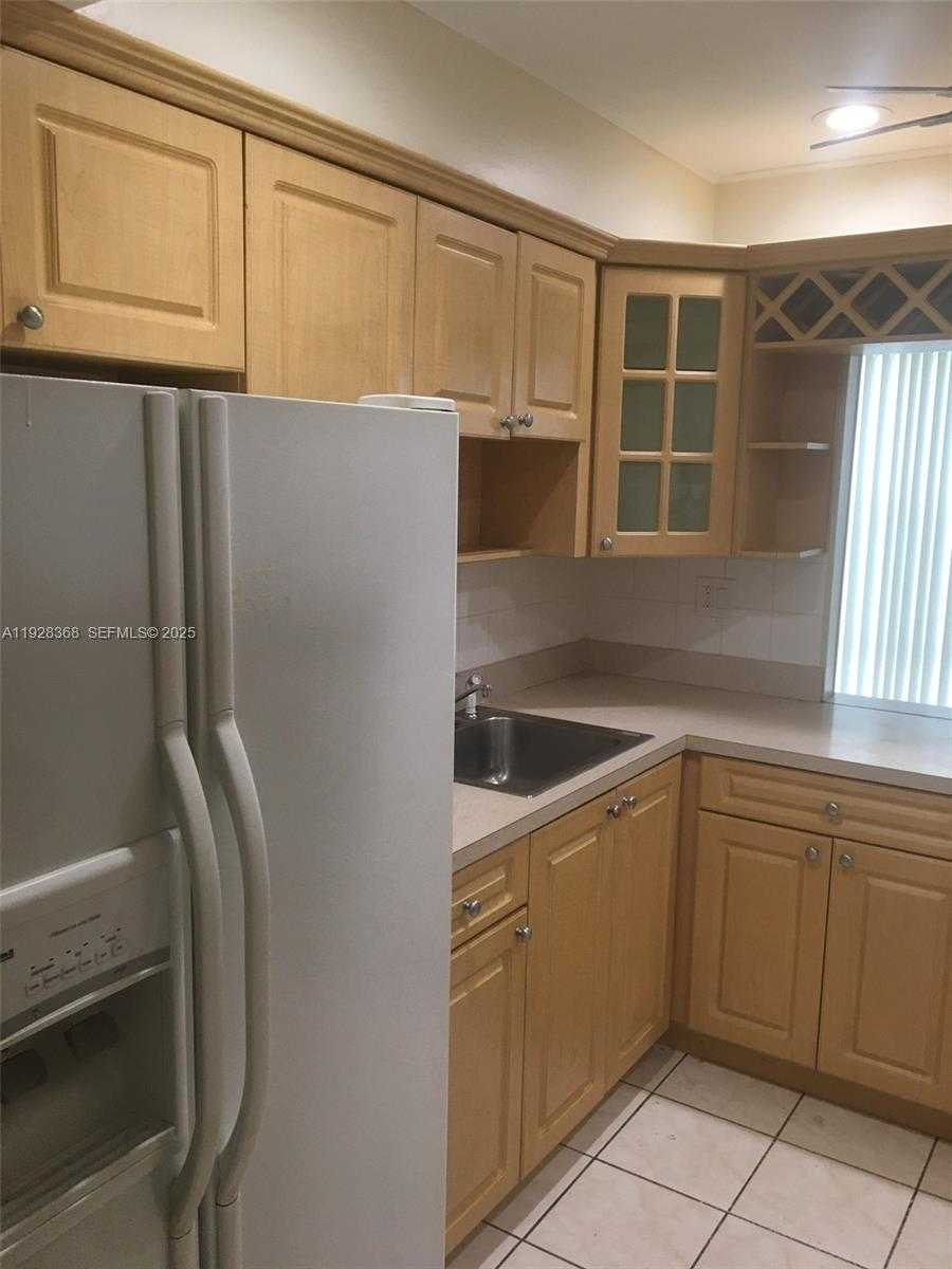 Small Image of 200 177TH DR #411, Sunny Isles Beach Number 14