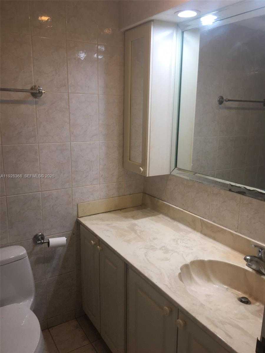 Small Image of 200 177TH DR #411, Sunny Isles Beach Number 20