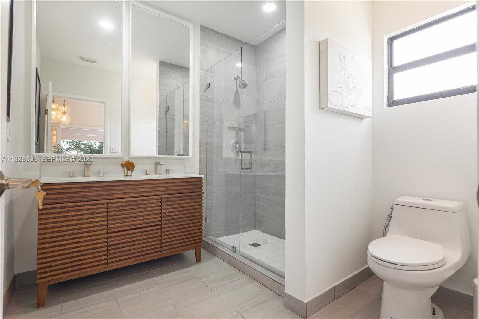 Imagen de Pequeño Objeto