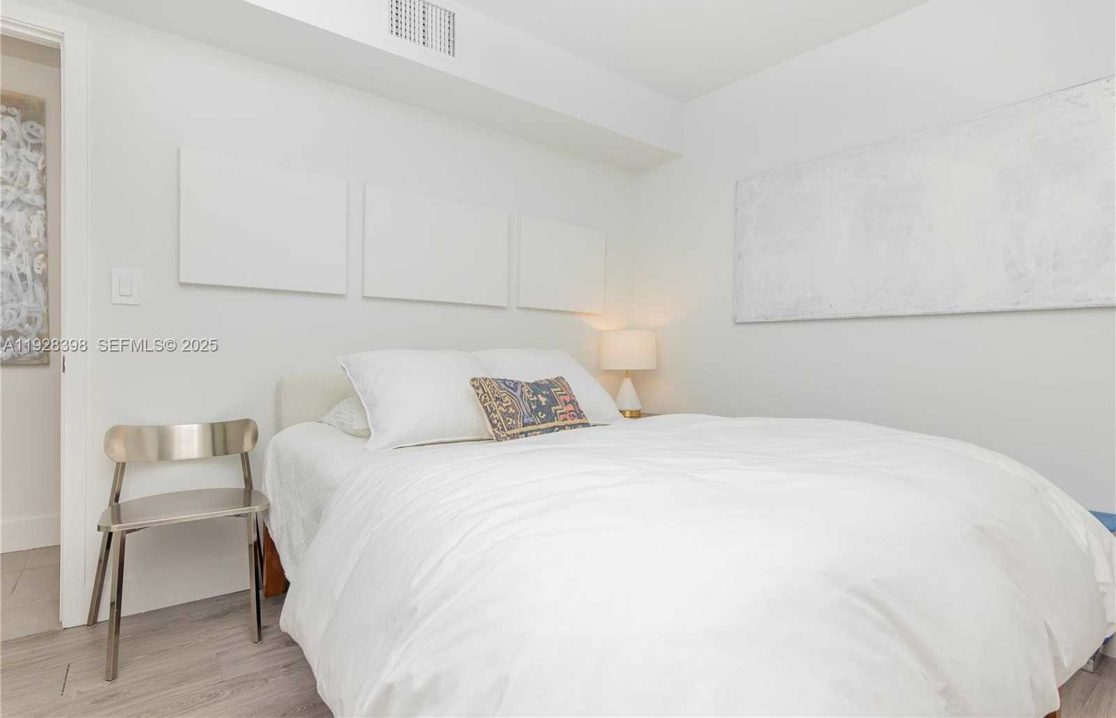 Imagen de Pequeño Objeto