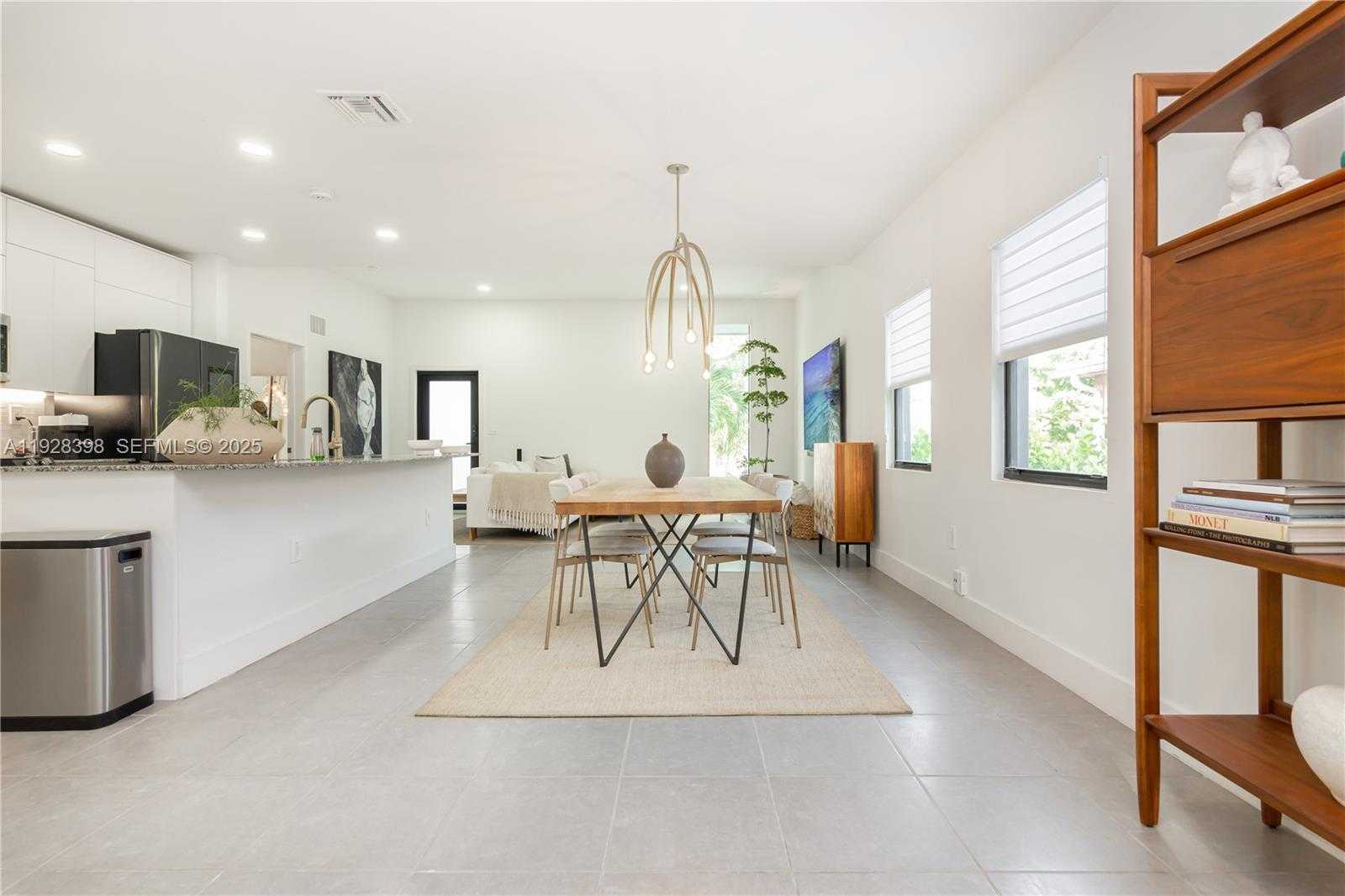 Imagen de Pequeño Objeto