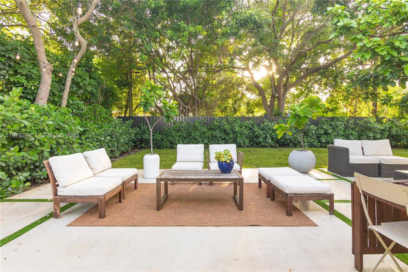 Imagen de Pequeño Objeto