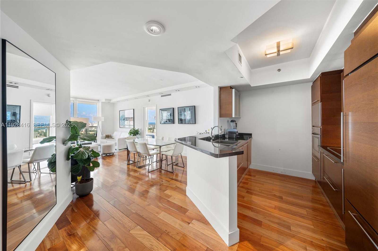 Small Image of 450 ALTON RD #1610, Miami Beach Number 1