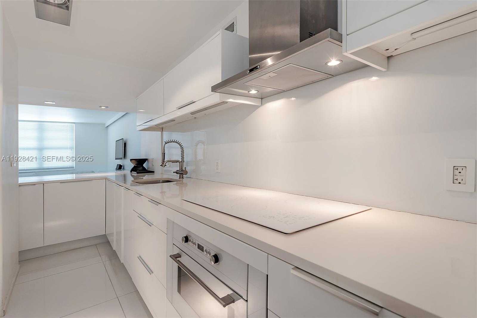 Small Image of 100 LINCOLN RD #839, Miami Beach Number 8