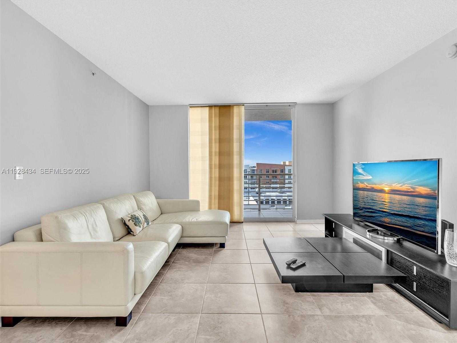 Small Image of 18800 NORTH EAST 29TH AVE #822, Aventura Number 12