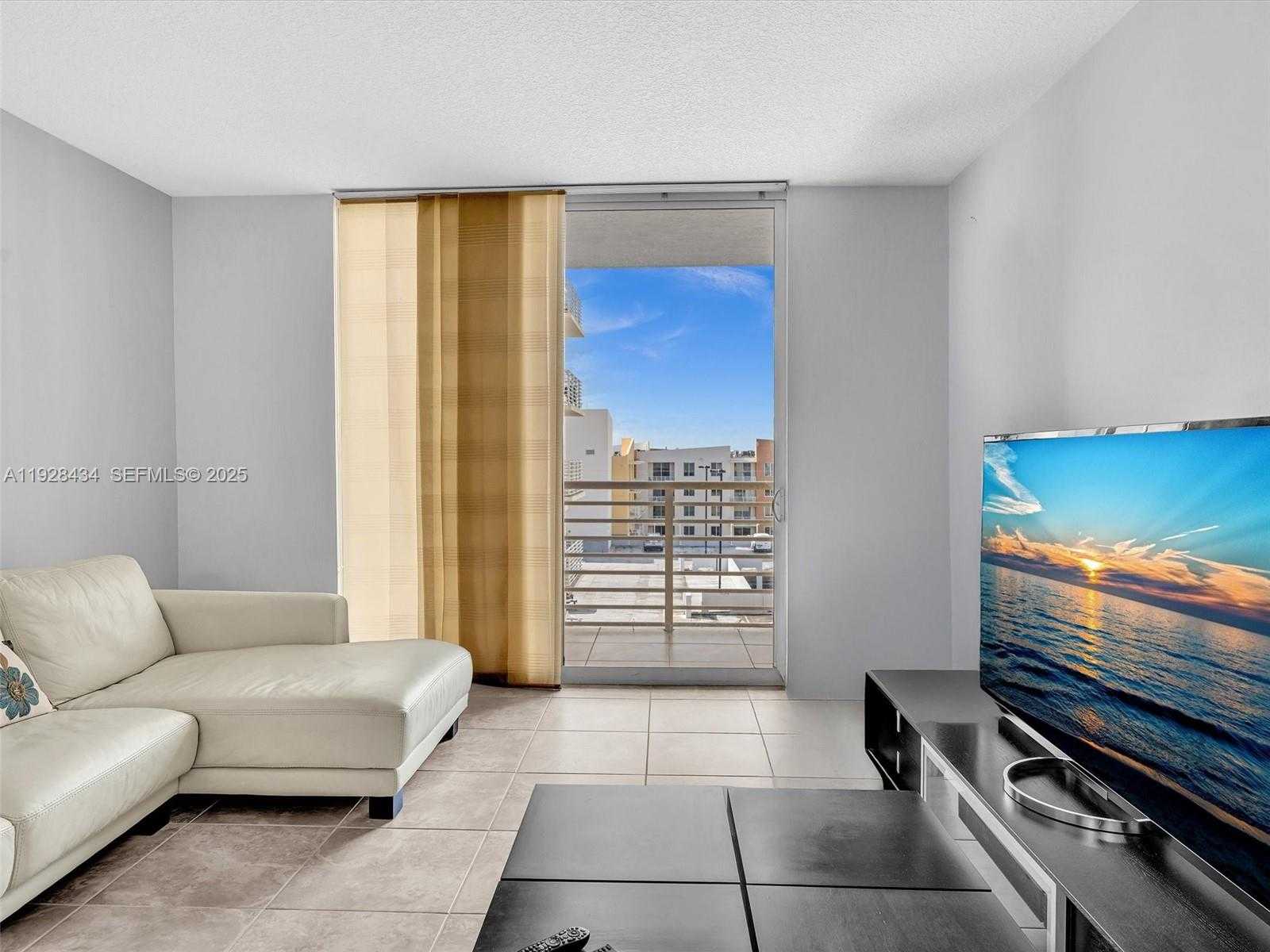 Small Image of 18800 NORTH EAST 29TH AVE #822, Aventura Number 14