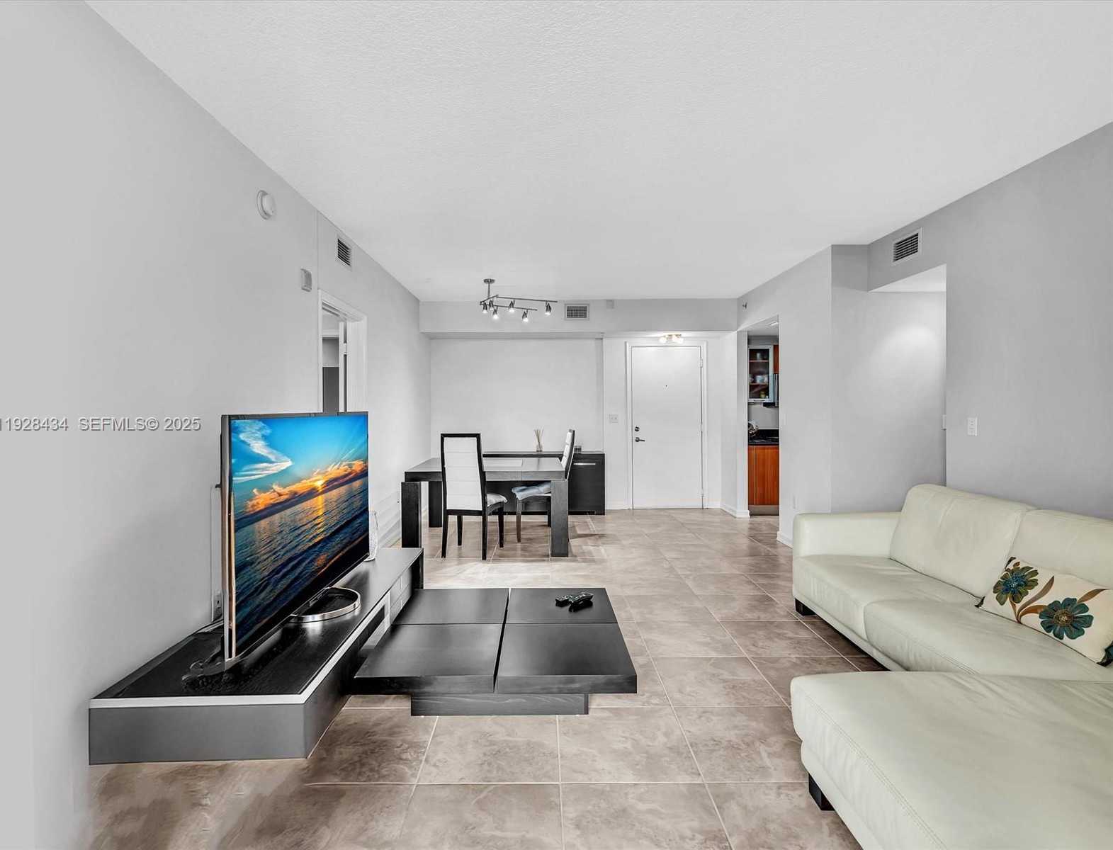 Small Image of 18800 NORTH EAST 29TH AVE #822, Aventura Number 18