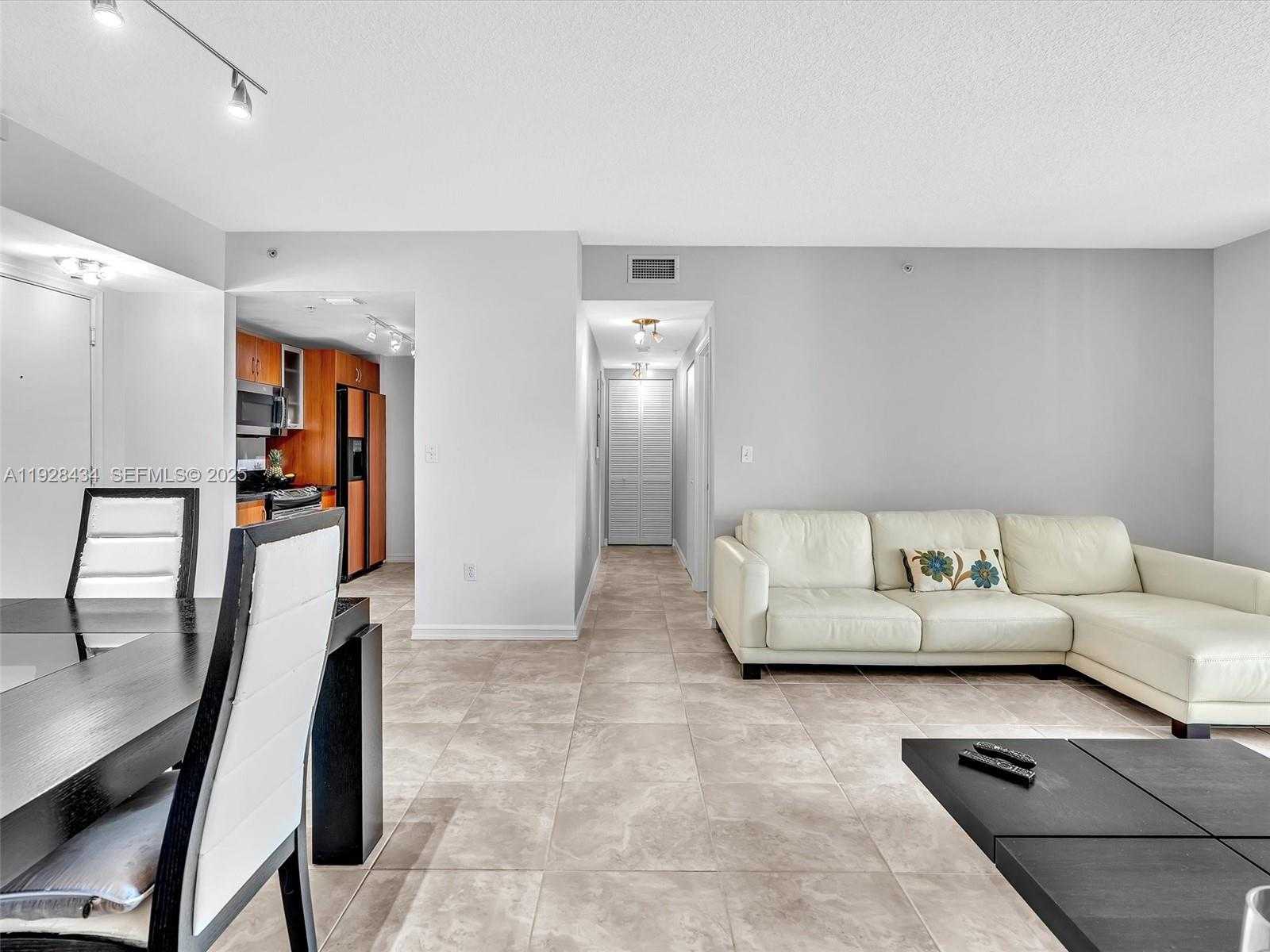 Small Image of 18800 NORTH EAST 29TH AVE #822, Aventura Number 24