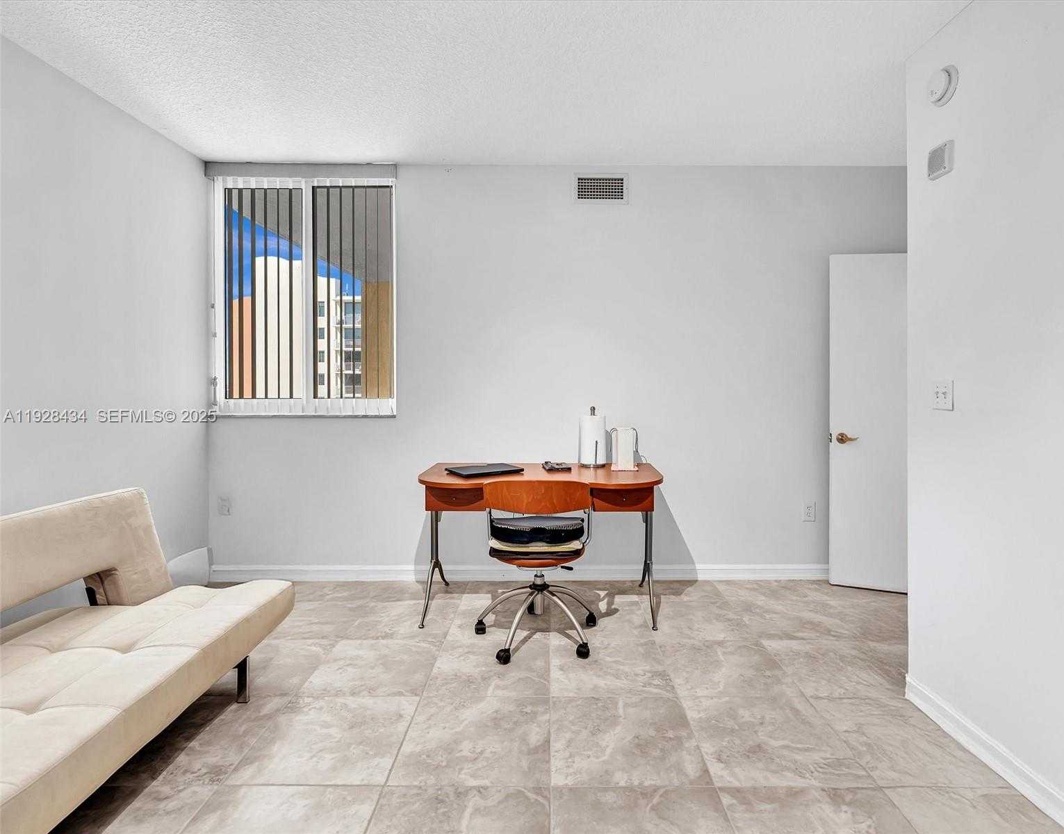 Small Image of 18800 NORTH EAST 29TH AVE #822, Aventura Number 26