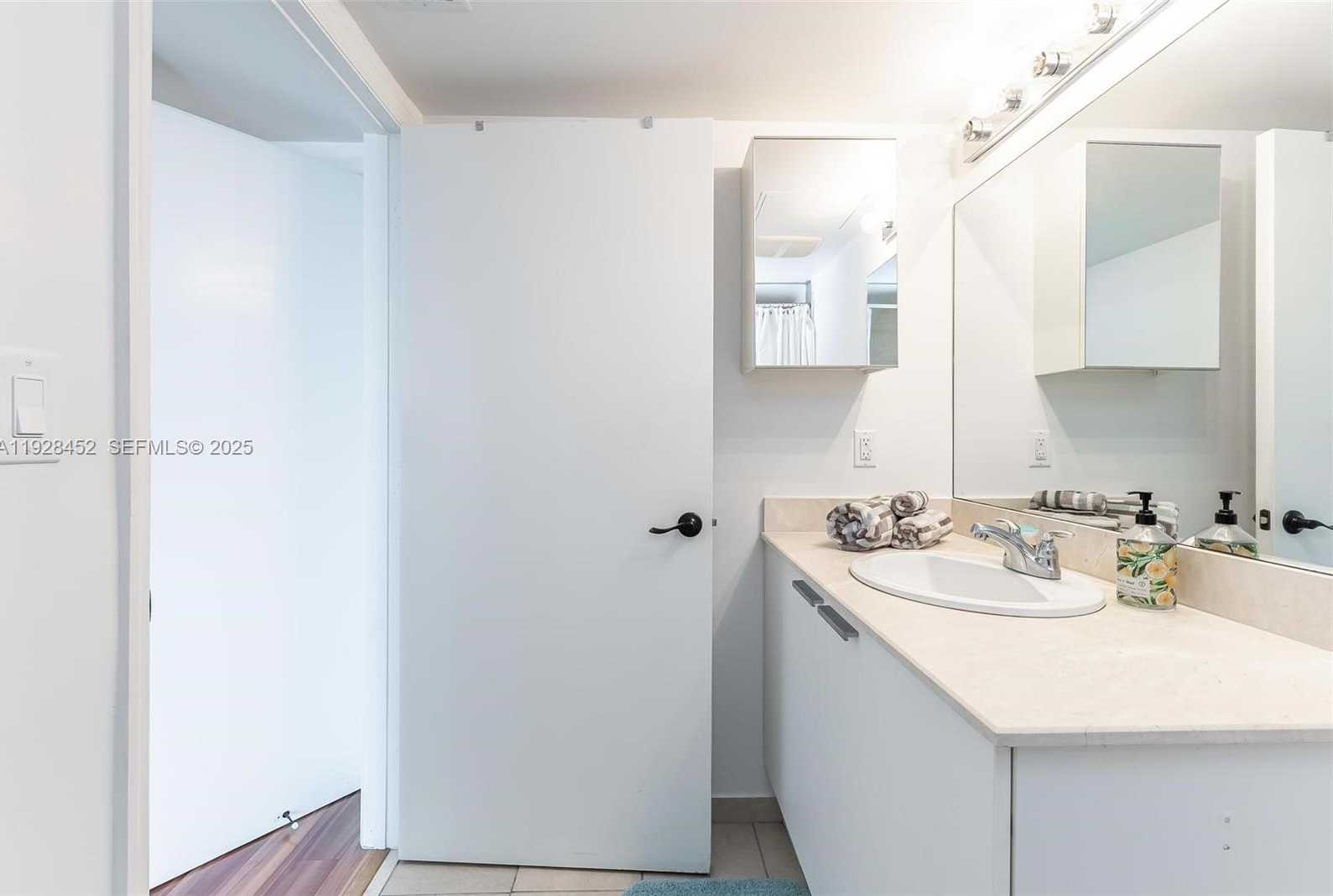 Small Image of 16699 COLLINS AVE #1507, Sunny Isles Beach Number 16