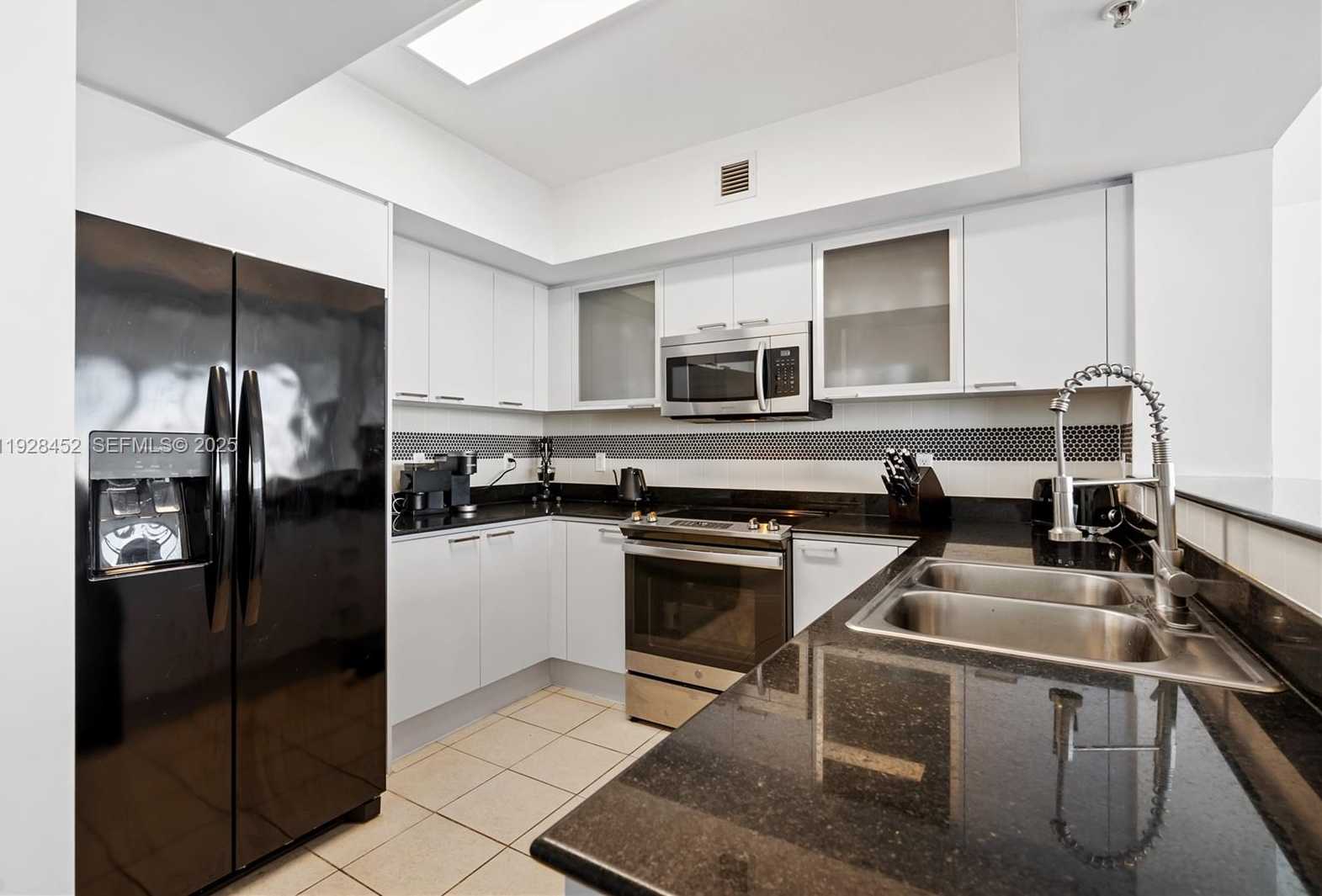 Small Image of 16699 COLLINS AVE #1507, Sunny Isles Beach Number 8