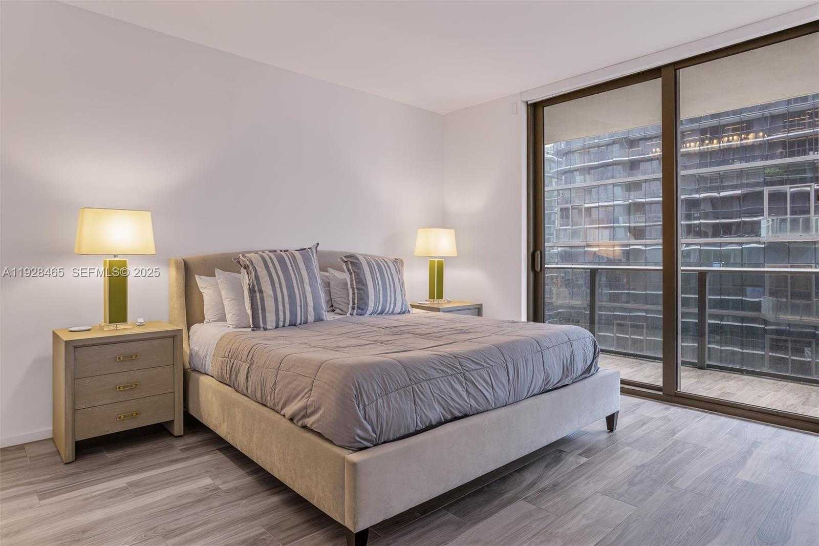 Imagen de Pequeño Objeto