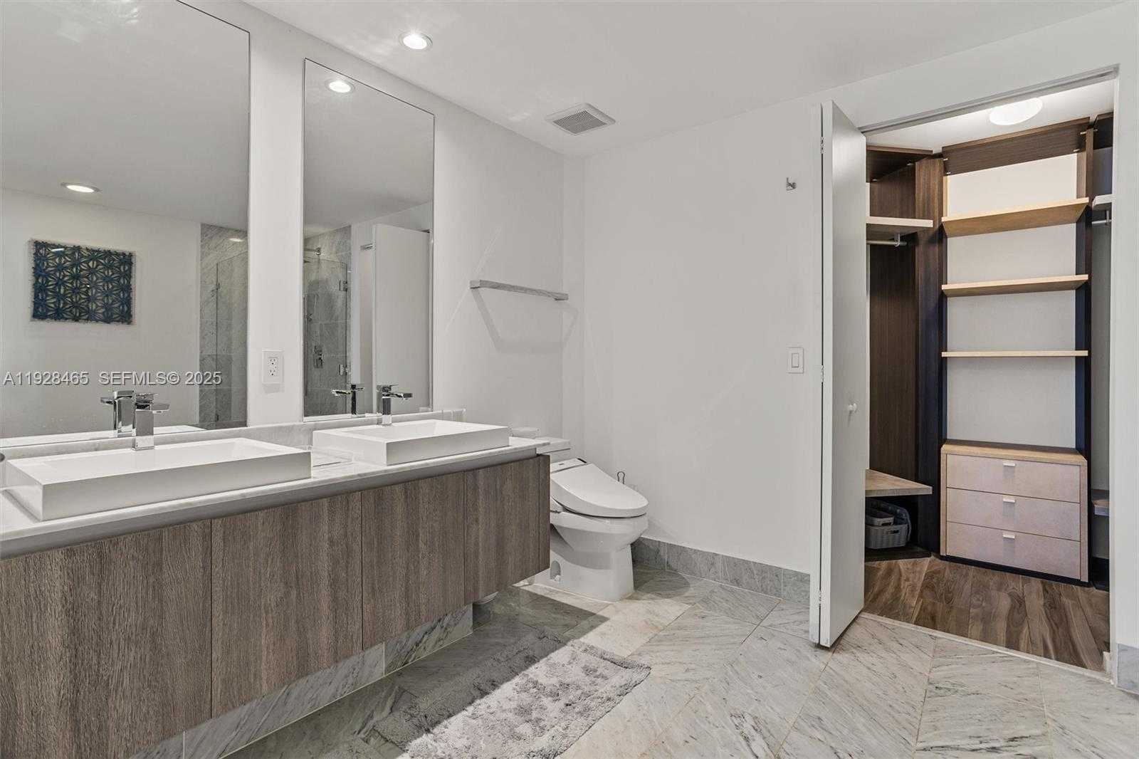 Imagen de Pequeño Objeto